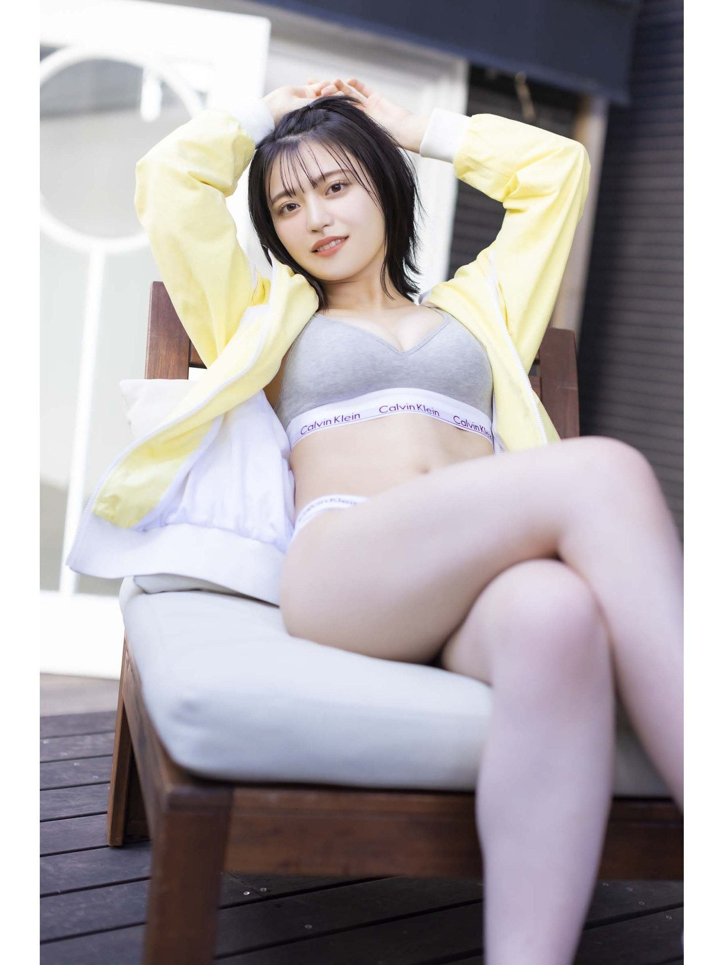 石浜芽衣 デジタル写真集 スタートダッシュ