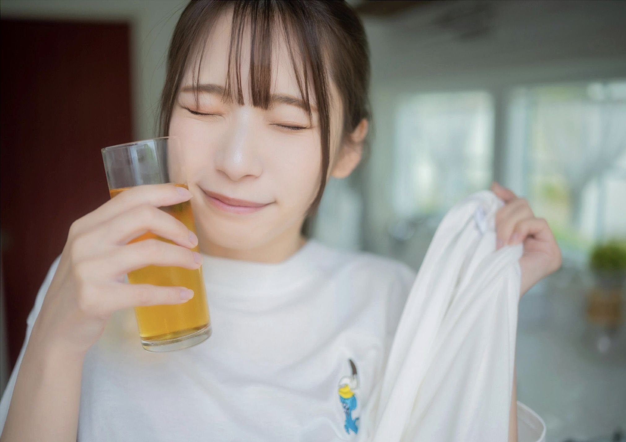 紅羽りお - ふれたくなる