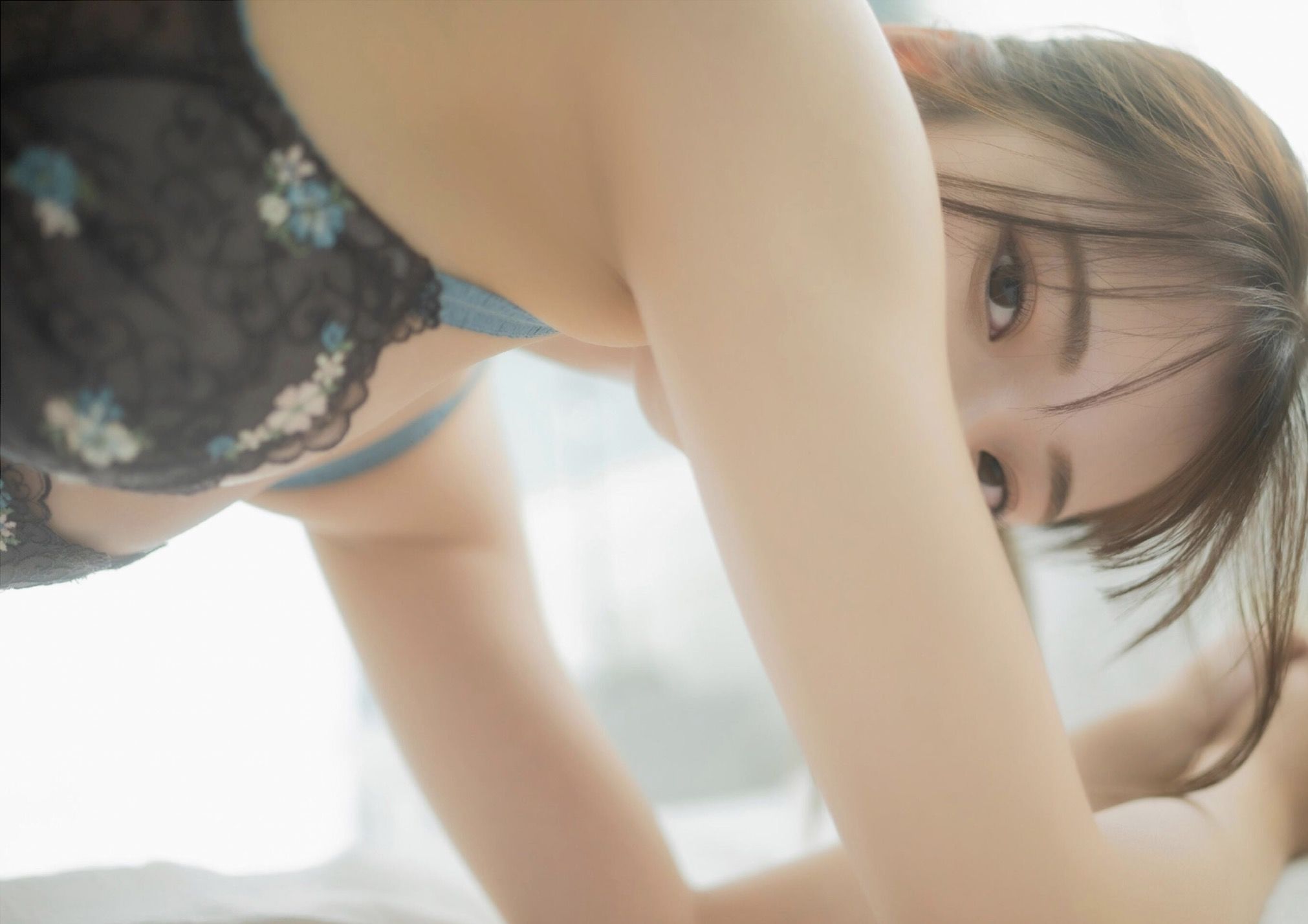紅羽りお - ふれたくなる