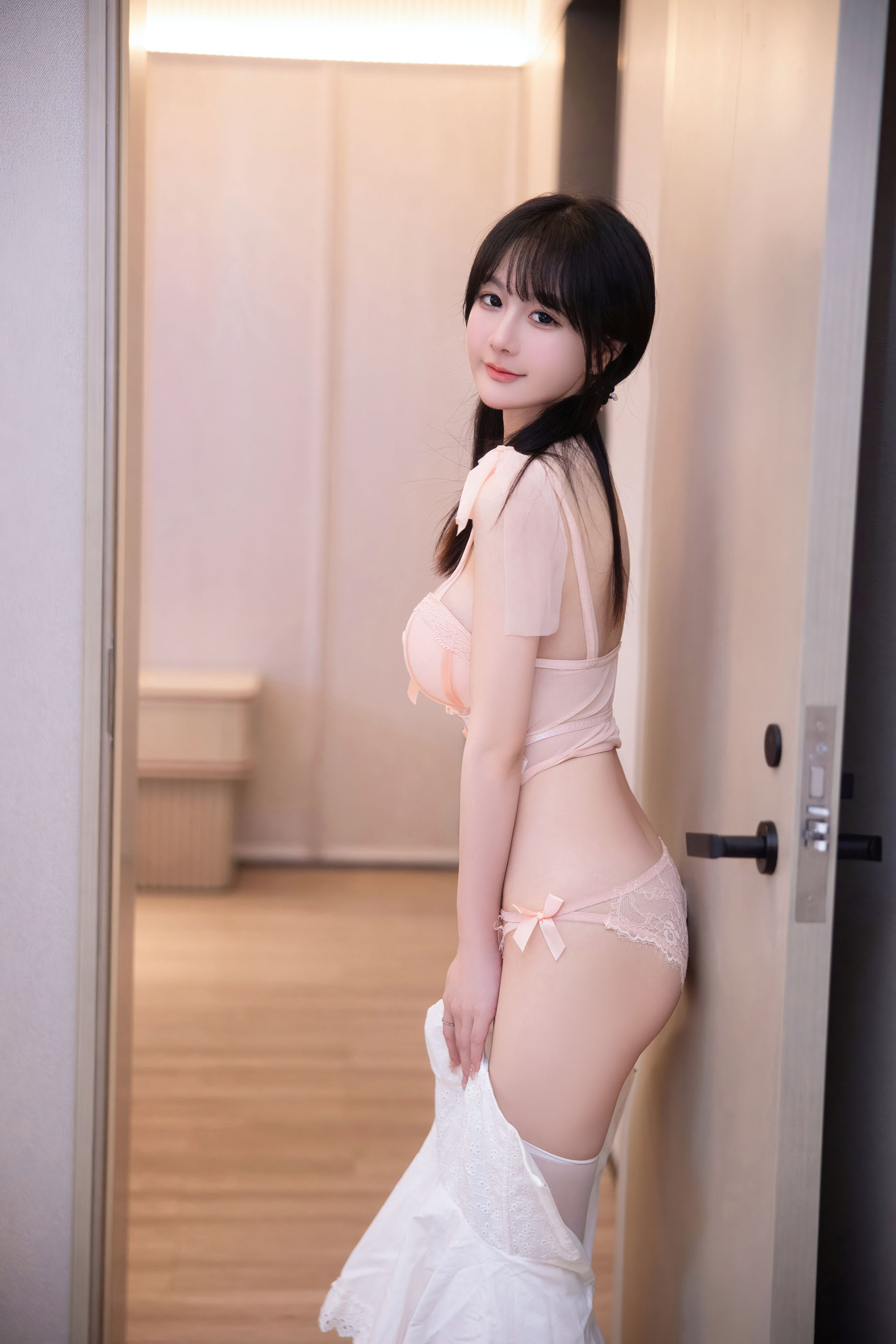 谢小蒽 粉色情趣写真