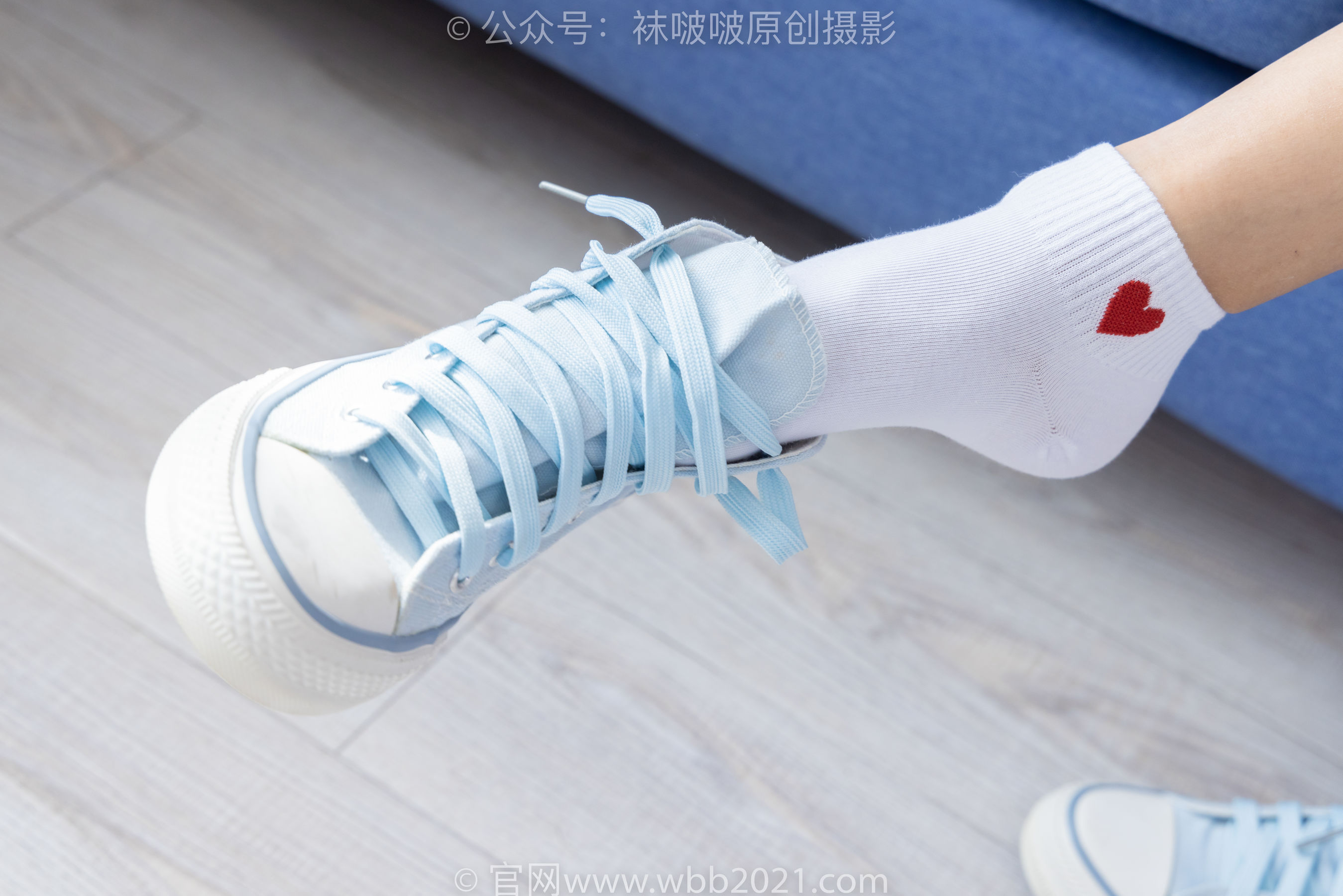 BoBoSocks袜啵啵 No.301 奶油 -两双板鞋、白棉袜、短黑丝、裸足