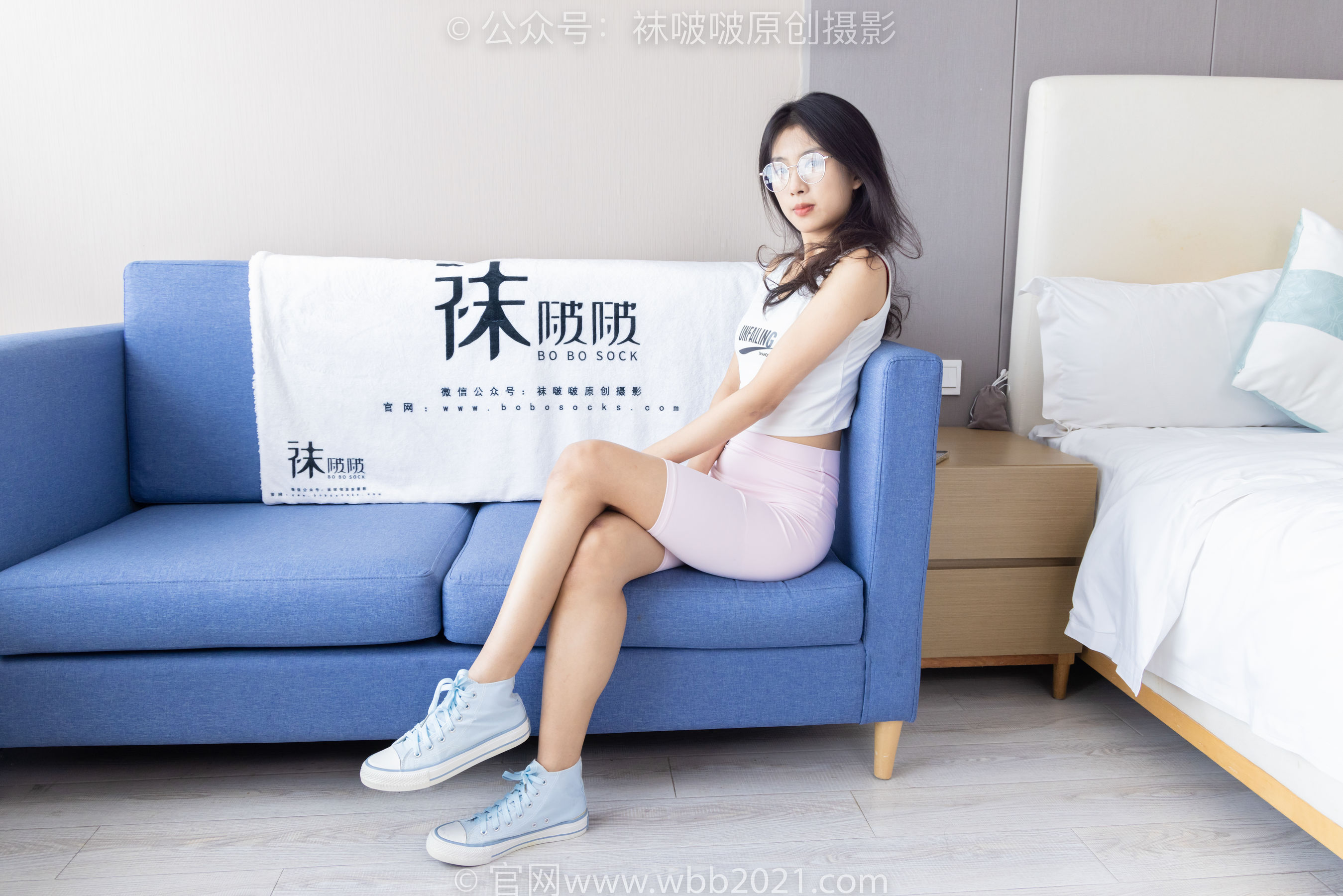 BoBoSocks袜啵啵 No.301 奶油 -两双板鞋、白棉袜、短黑丝、裸足