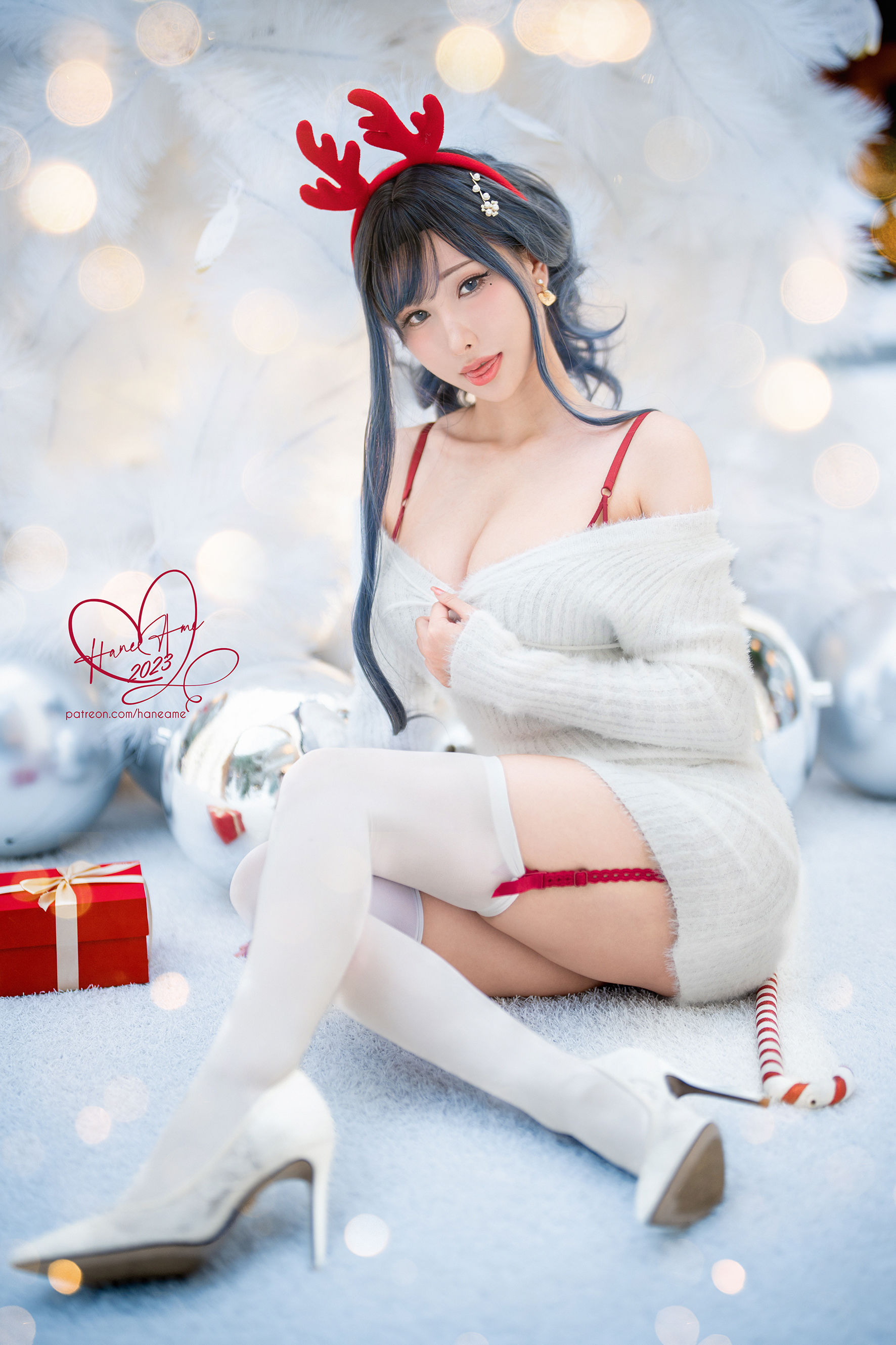 Hane Ame 雨波写真 - Original 2023 White Christmas Moose Onesan