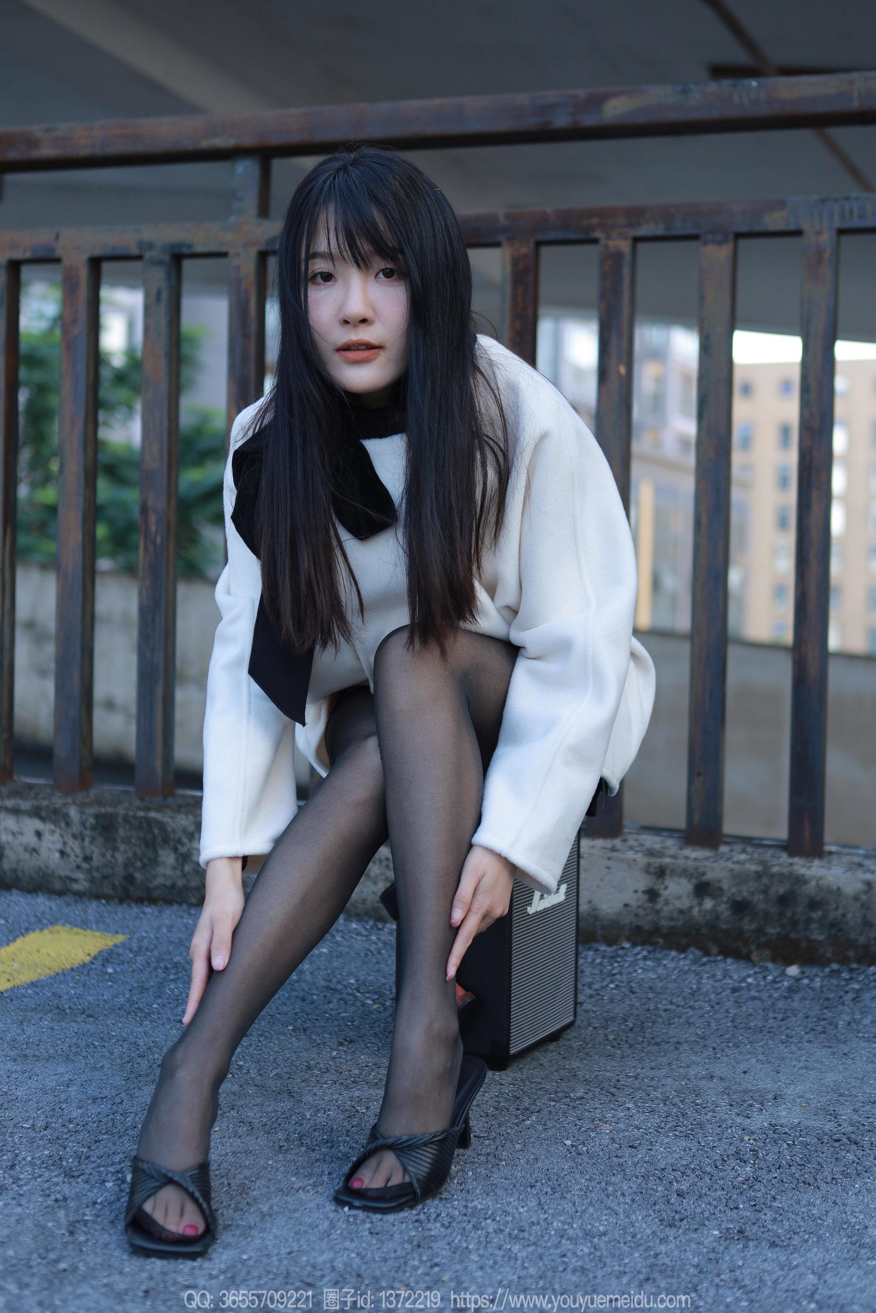 IESS异思趣向 - 模特： 婉萍 《户外音乐》