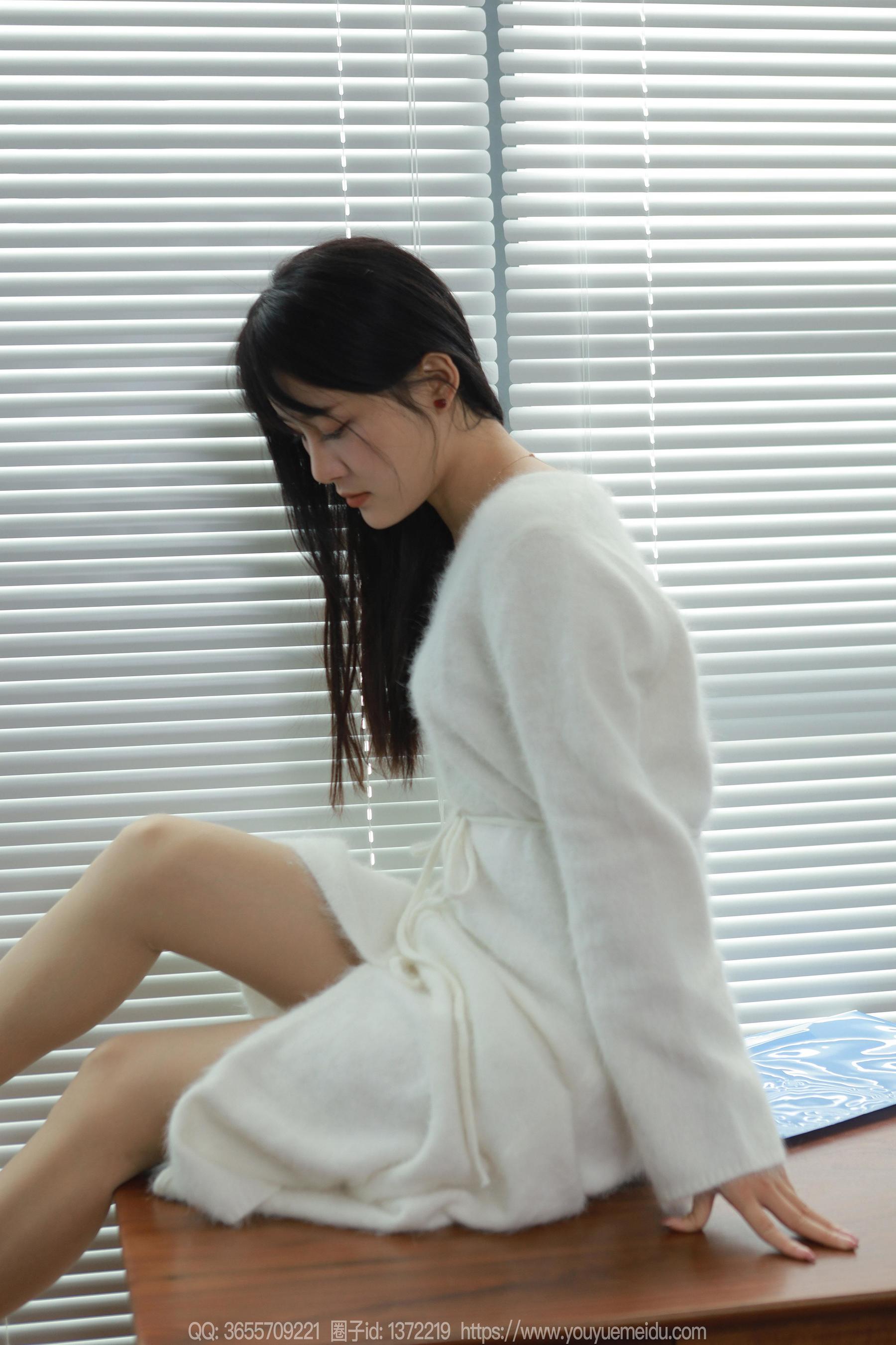 IESS异思趣向 - 模特： 婉萍 《白月光（上）》