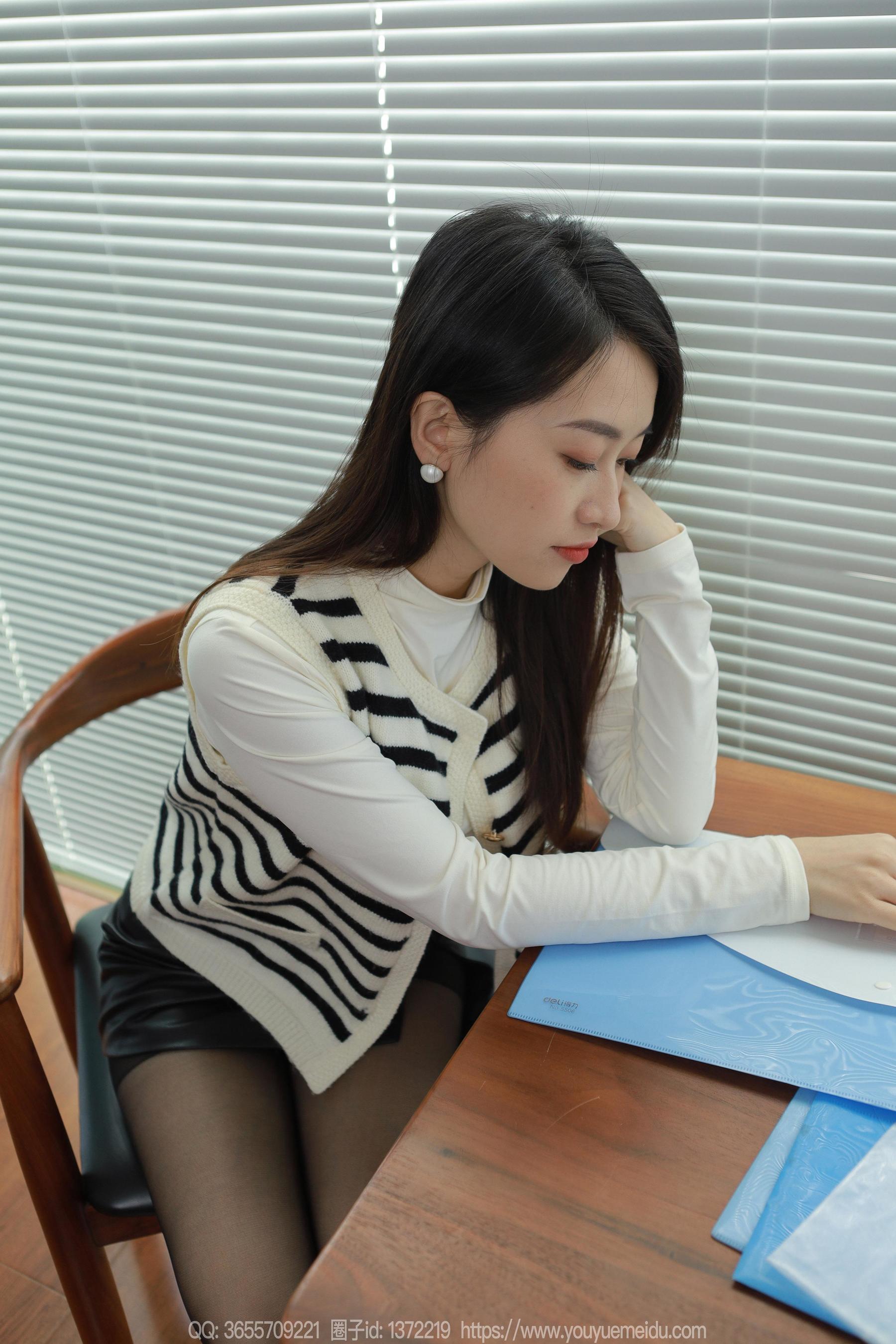 IESS异思趣向 - 模特： 小婕 《工作白加黑》