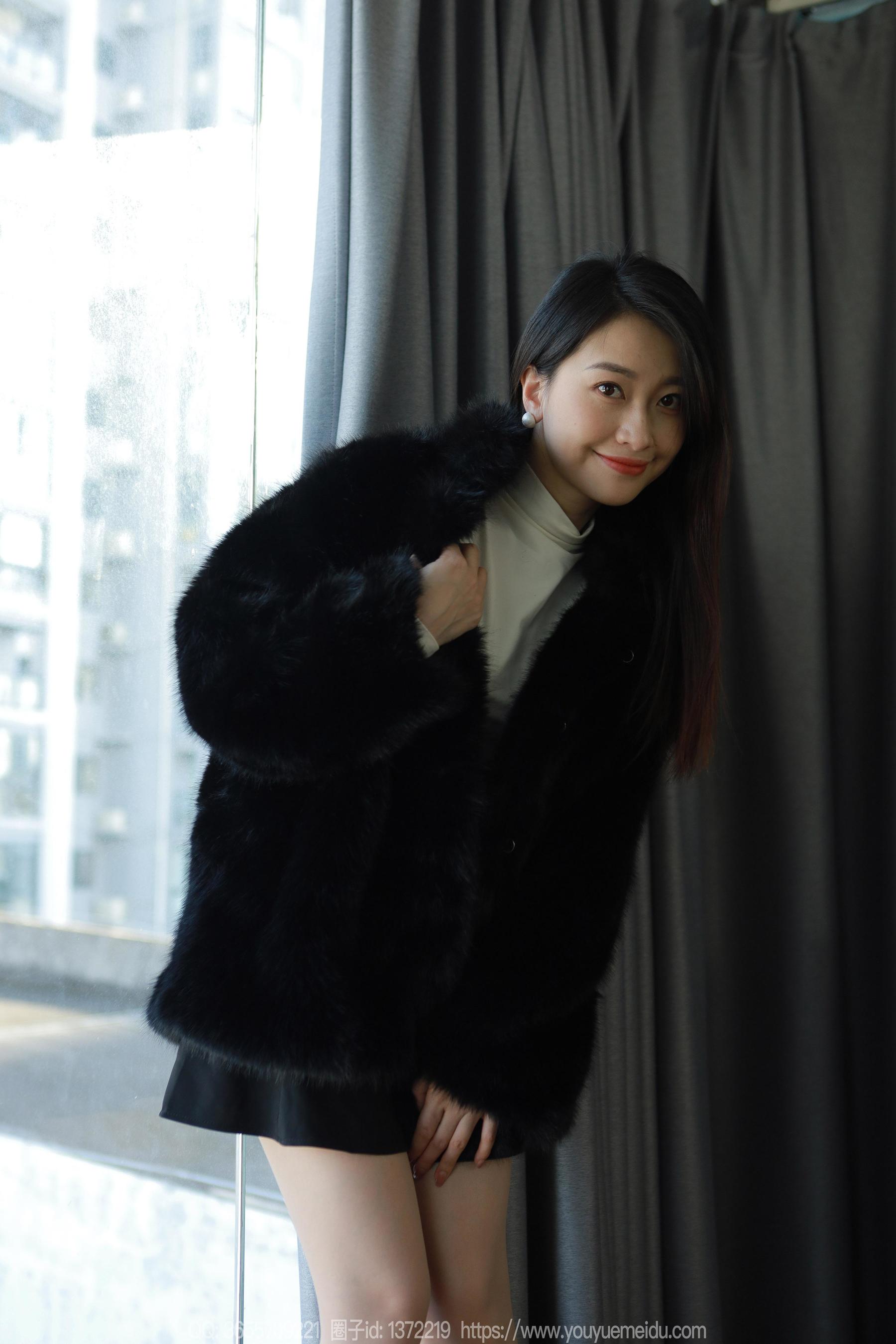 IESS异思趣向 - 模特： 小婕 《黑色大衣》
