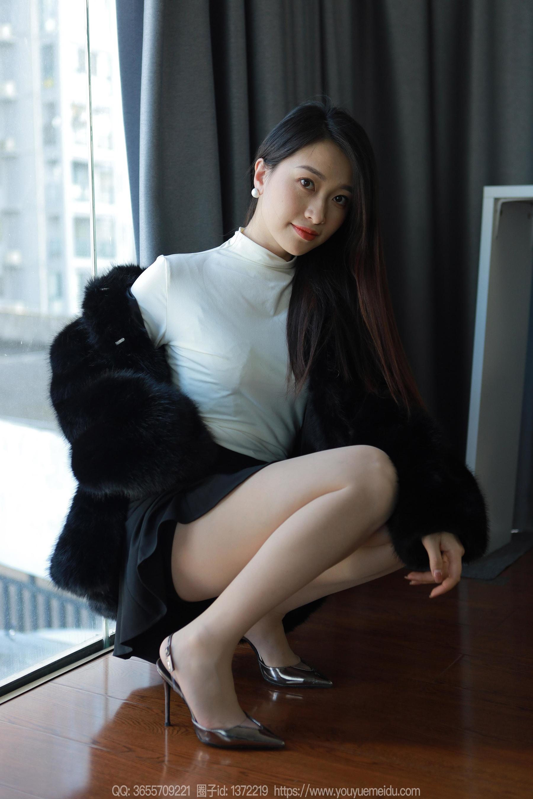 IESS异思趣向 - 模特： 小婕 《黑色大衣》