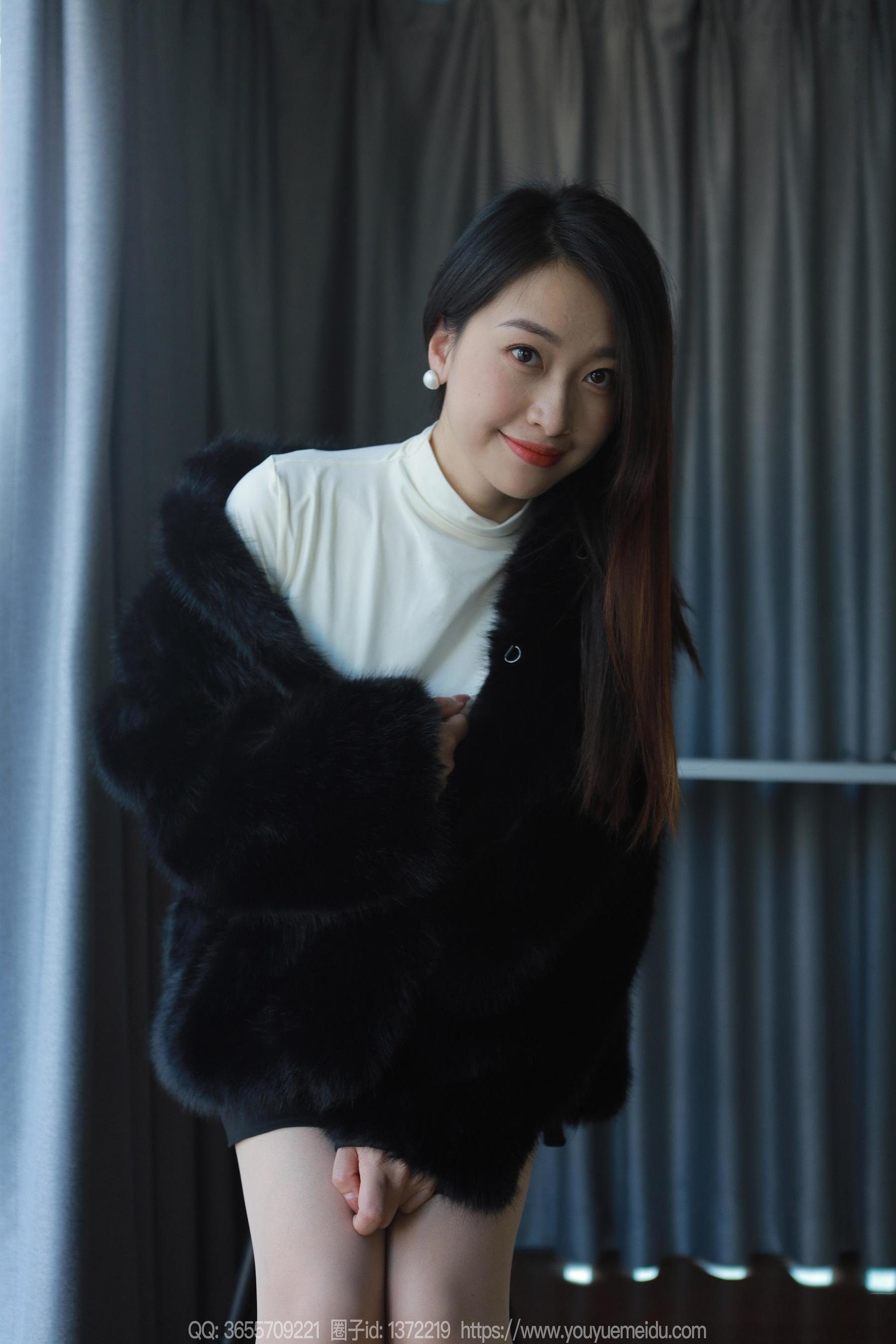 IESS异思趣向 - 模特： 小婕 《黑色大衣》