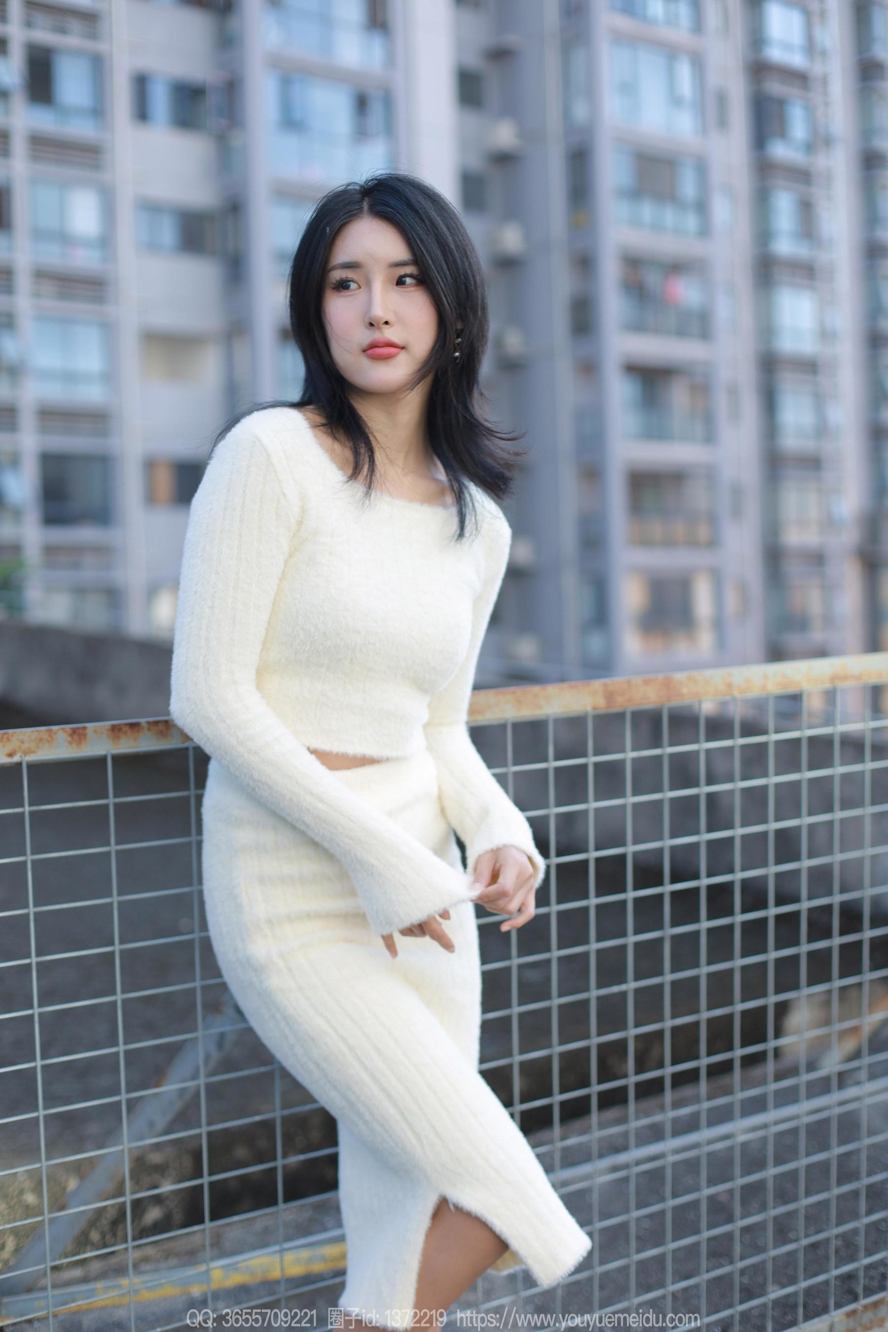 IESS异思趣向 - 模特： 小宝 《雪白的毛衣》