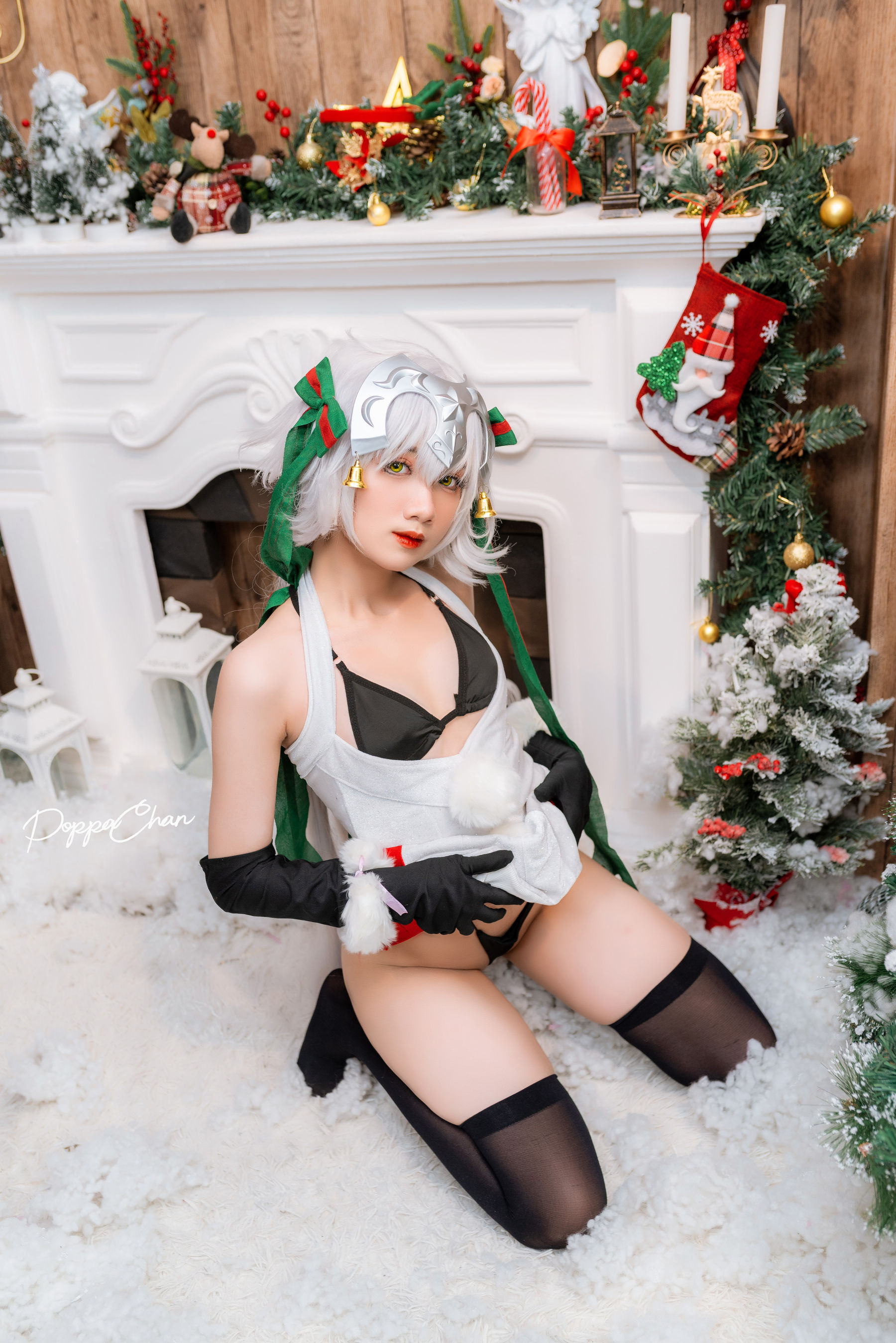 PoppaChan - Jeanne D\'arc Alter Santa Lily