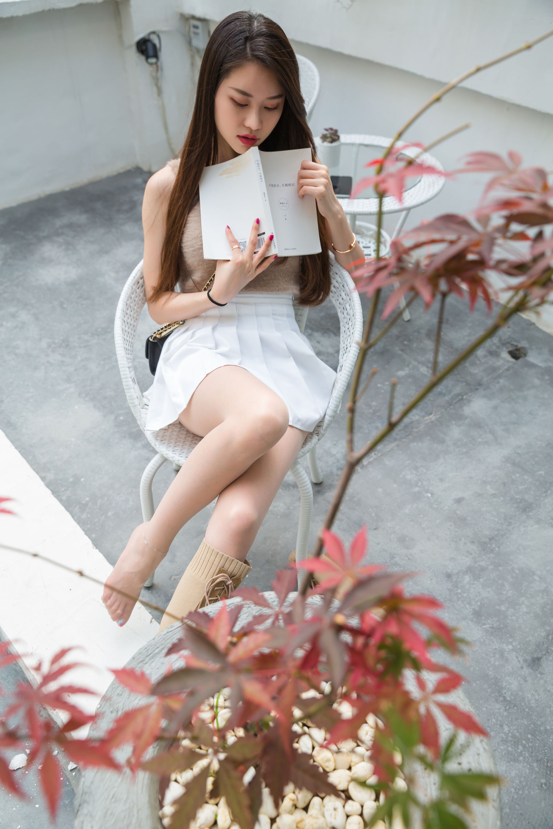 Sia不吃鱼 - 纯白超短裙