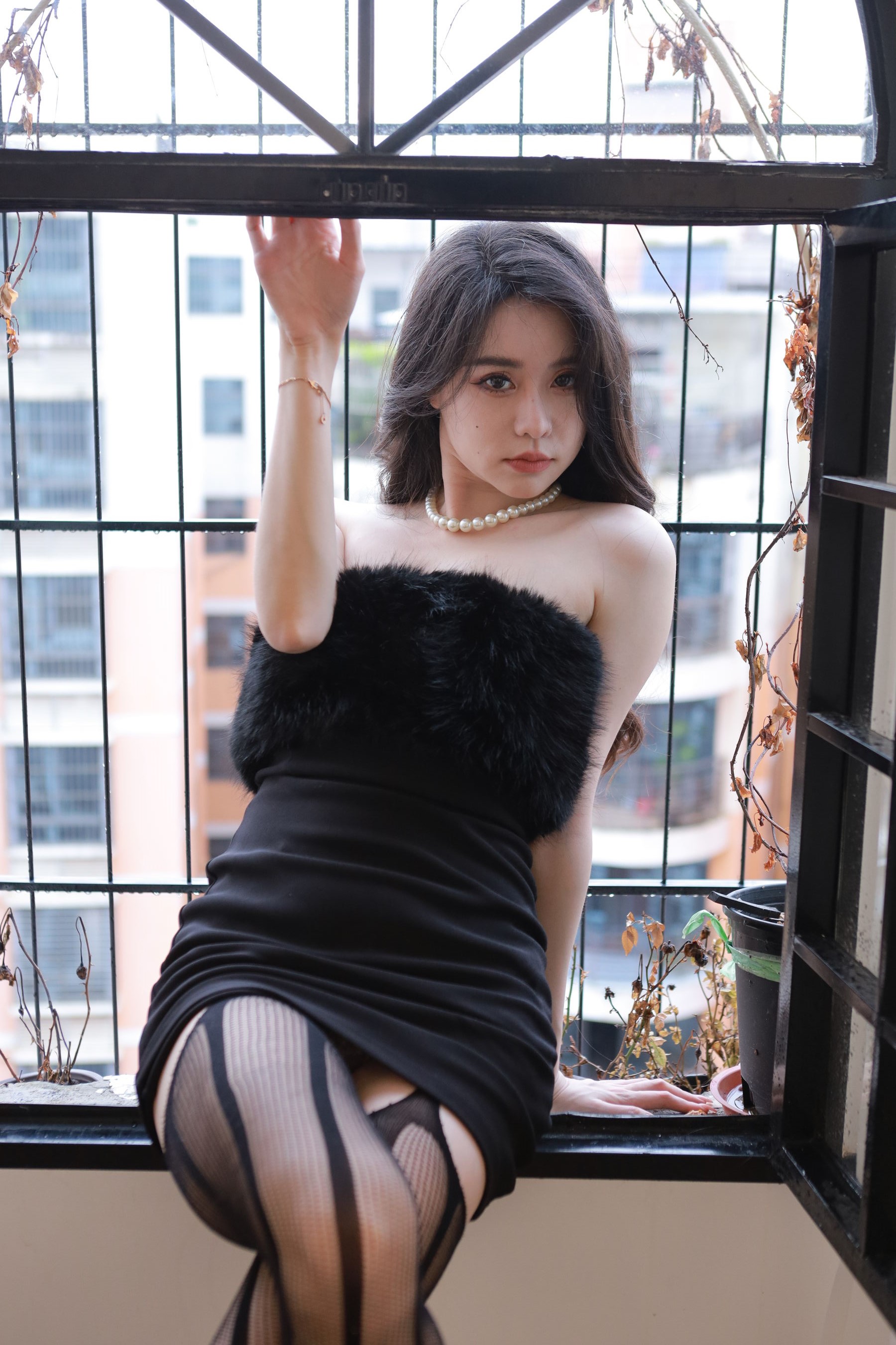 Sia不吃鱼 - 虾线黑丝