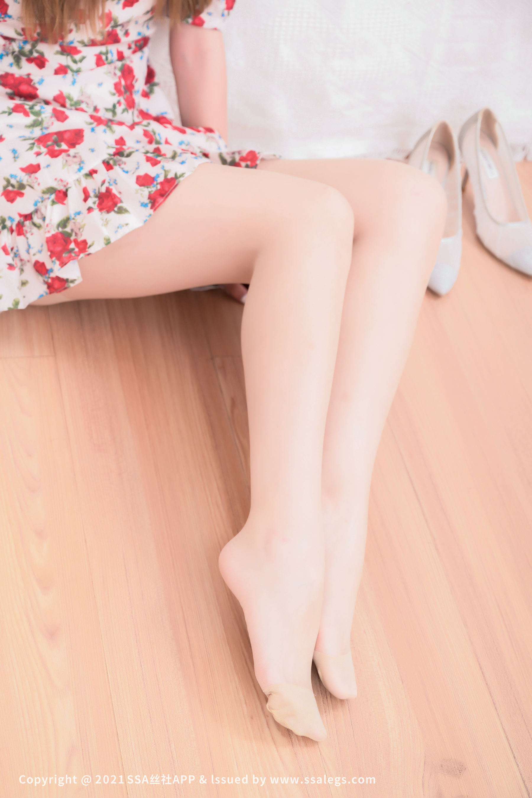 [SSA丝社]超清写真 No.799 模特 琦琦 的浪莎丝袜玉足写真（下）