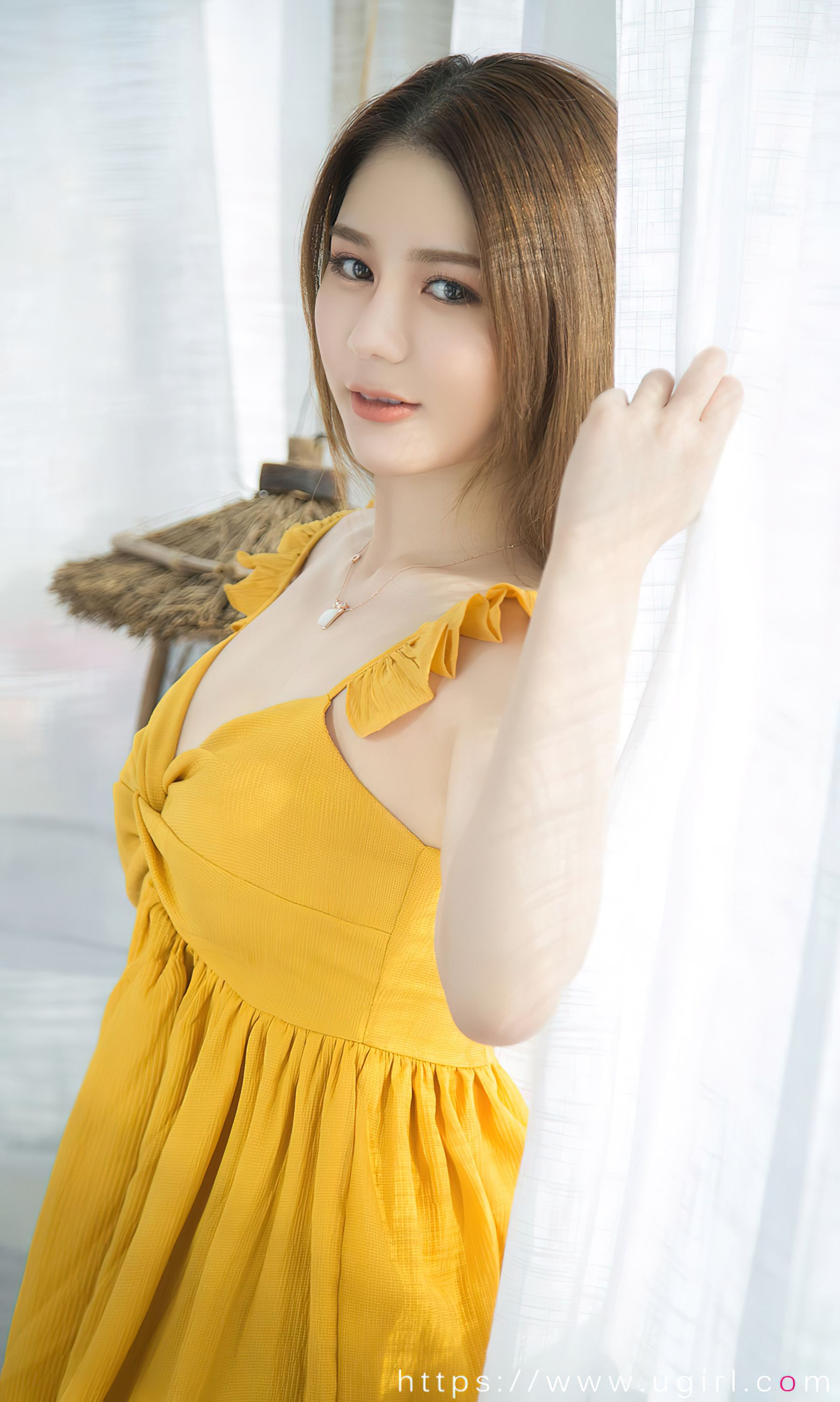 [Ugirls]爱尤物 No.2733 夜间萤火 如歌