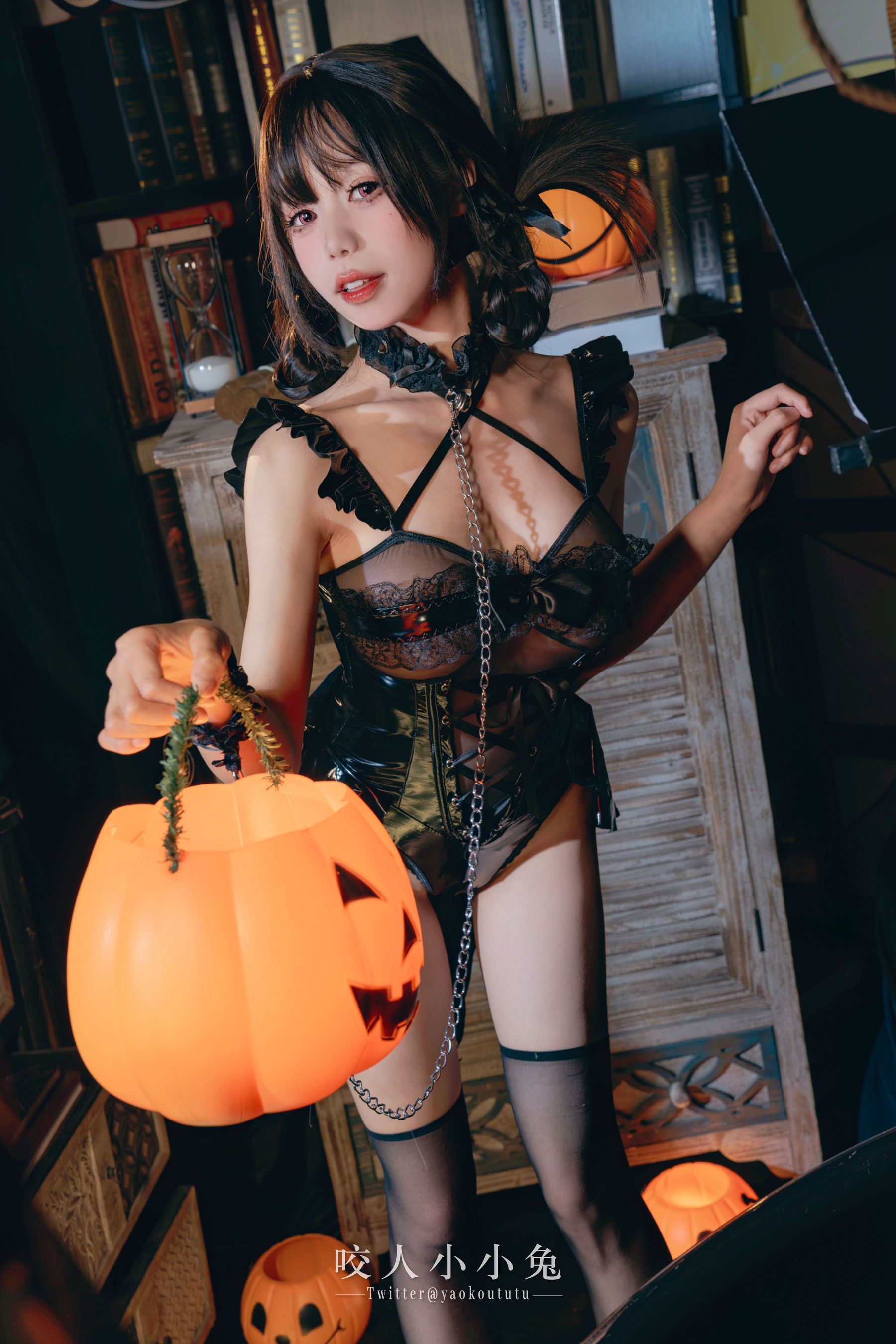 咬一口兔娘 - 兔兔班车 万圣小恶魔
