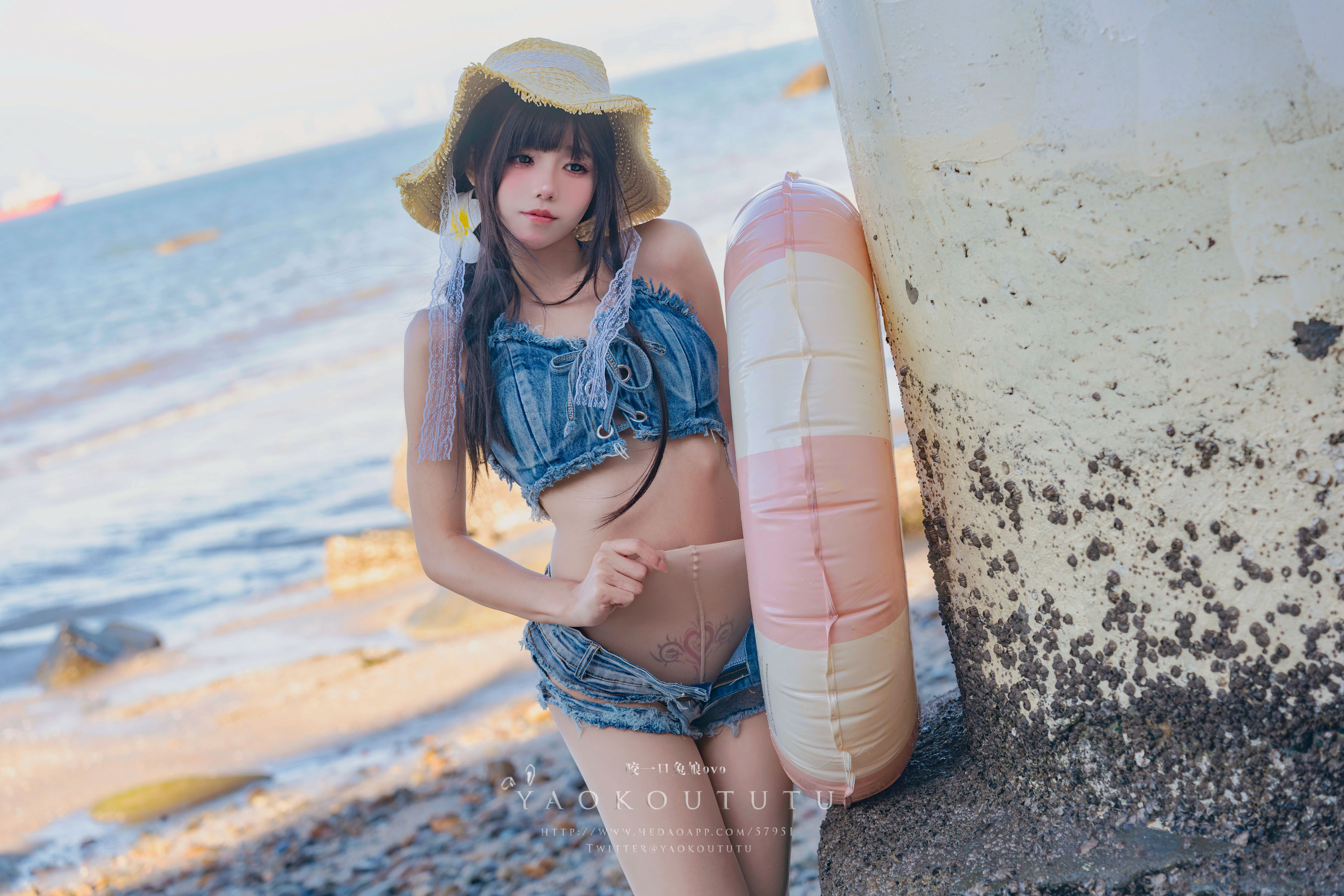 咬一口兔娘 - 海の夏日