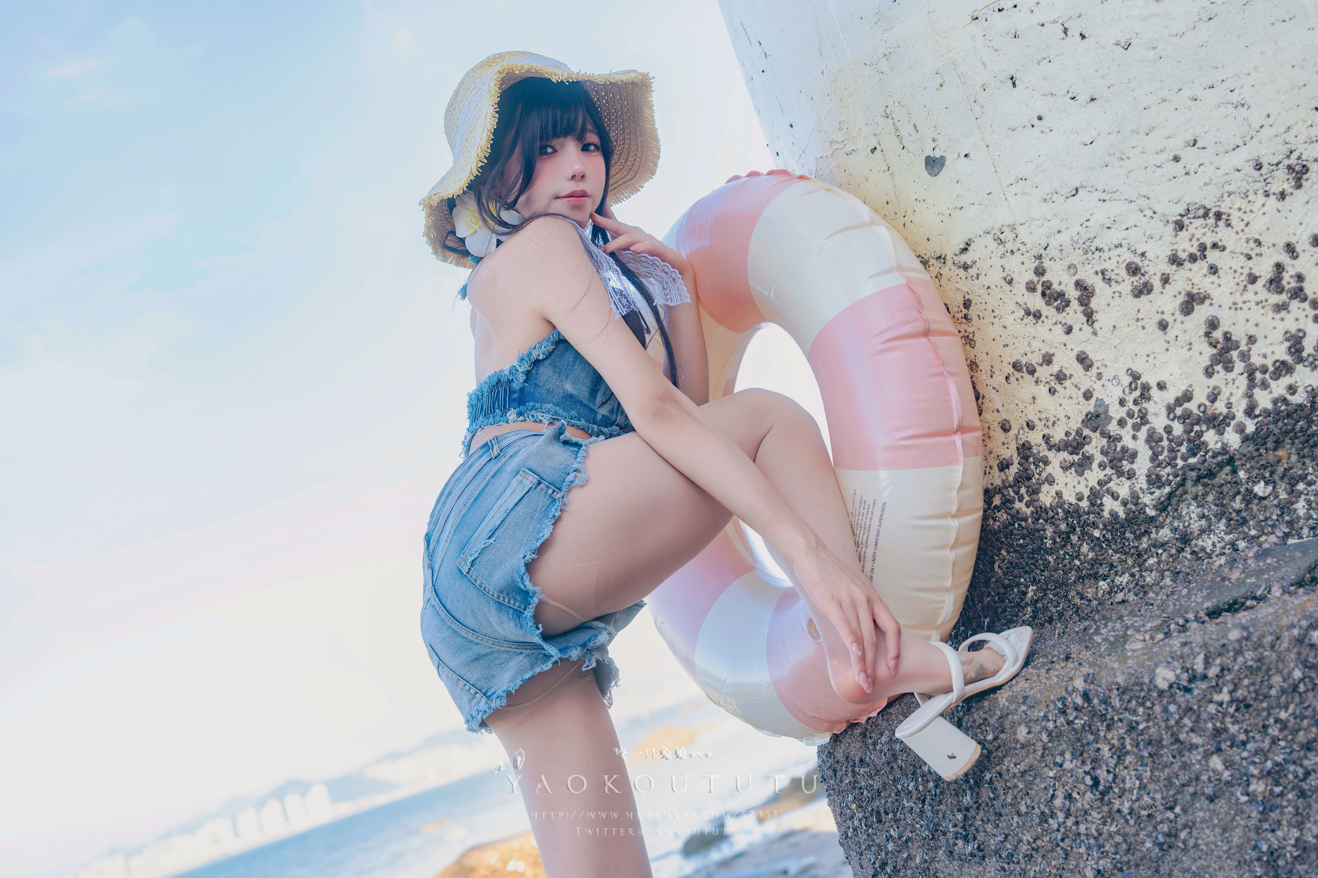 咬一口兔娘 - 海の夏日