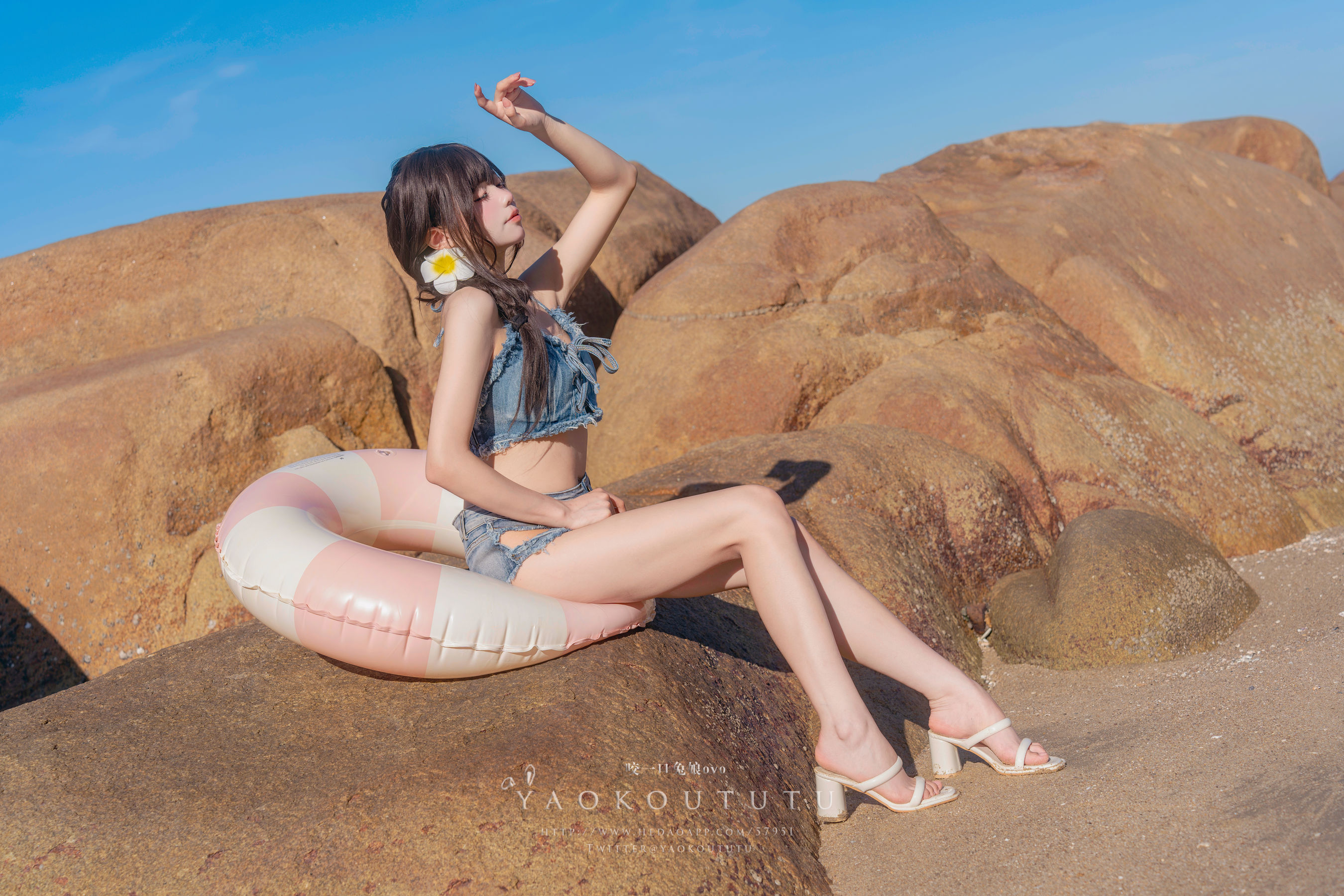 咬一口兔娘 - 海の夏日
