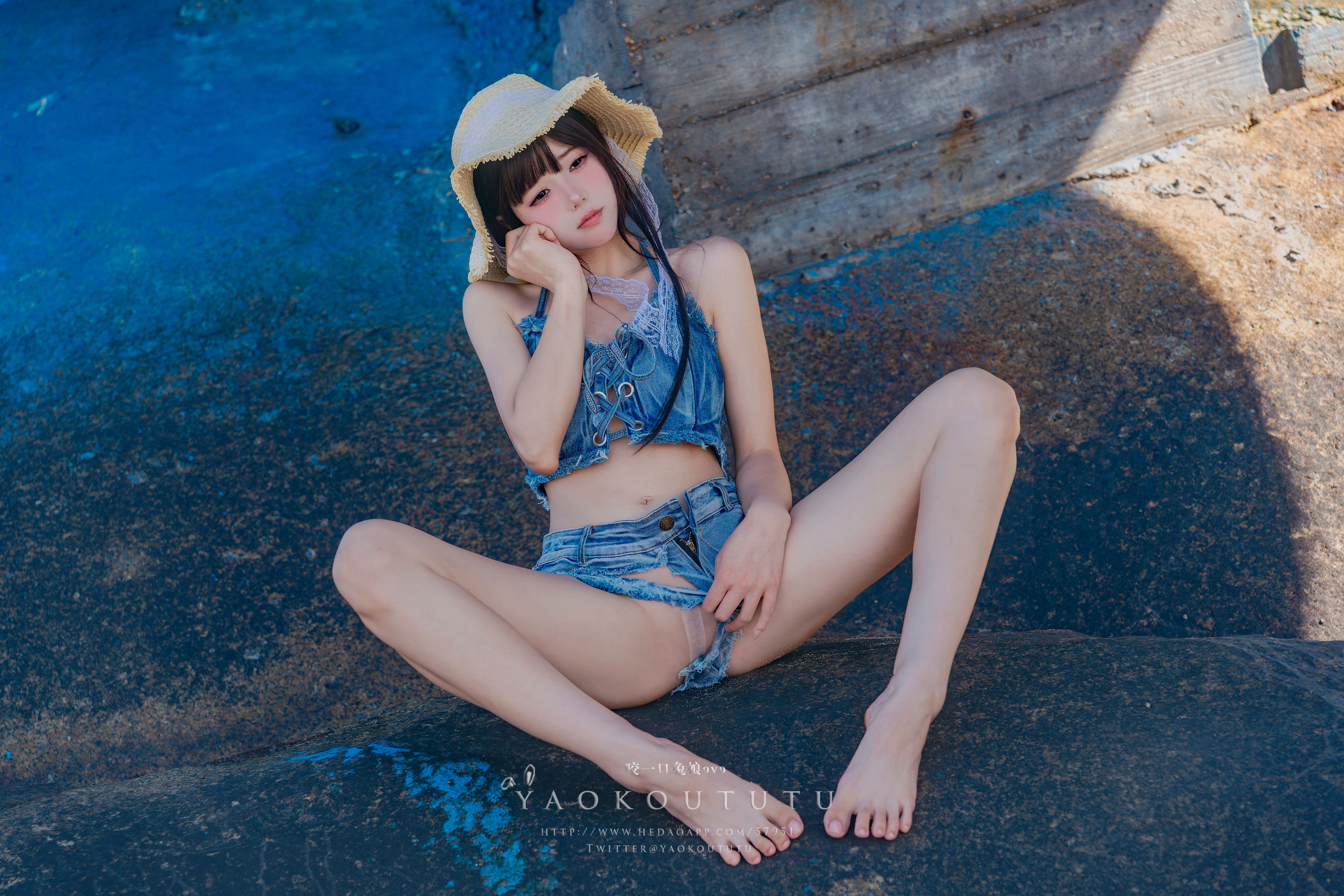 咬一口兔娘 - 海の夏日