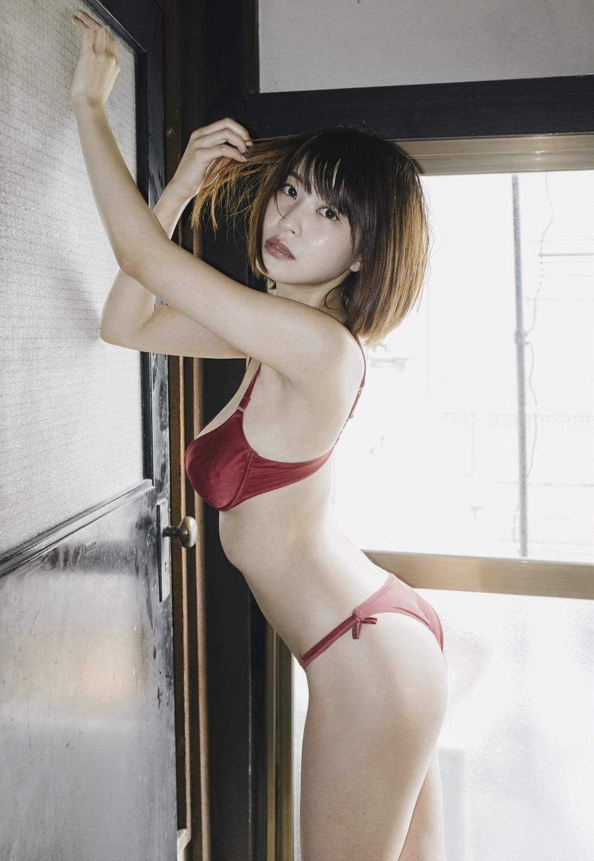 岸明日香 「HOKURO」
