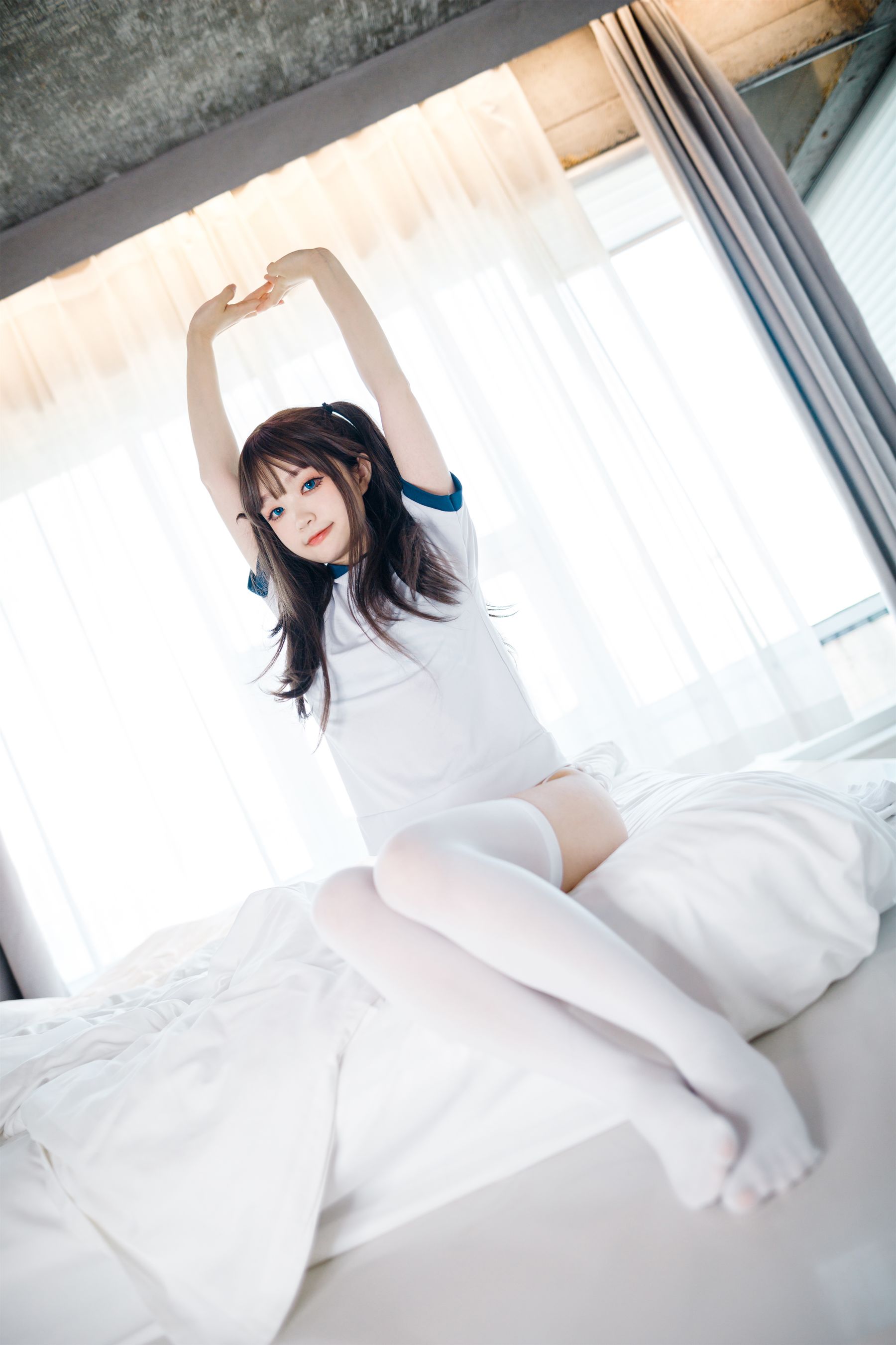 神沢永莉 - 半双马尾体操服大腿袜