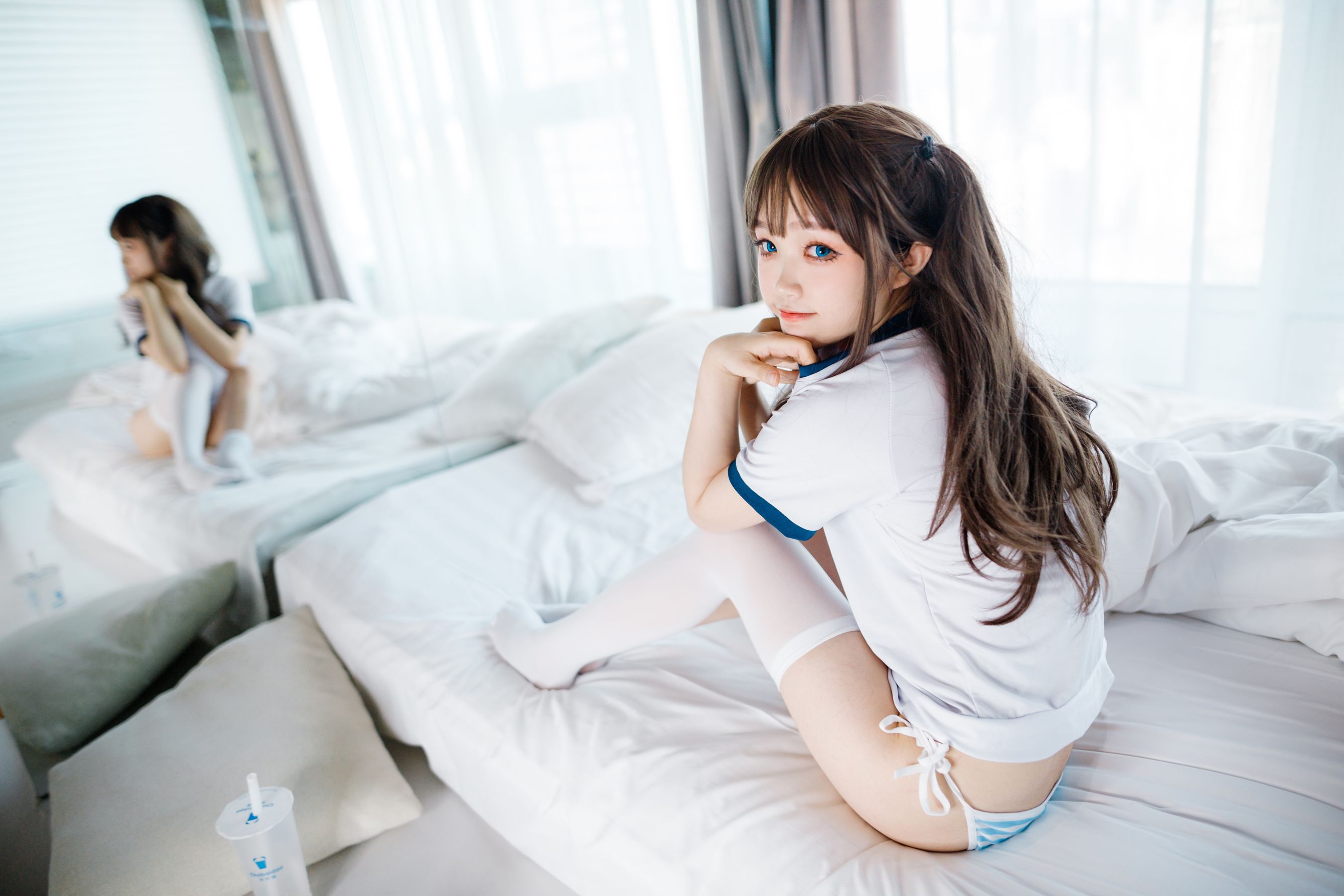 神沢永莉 - 半双马尾体操服大腿袜
