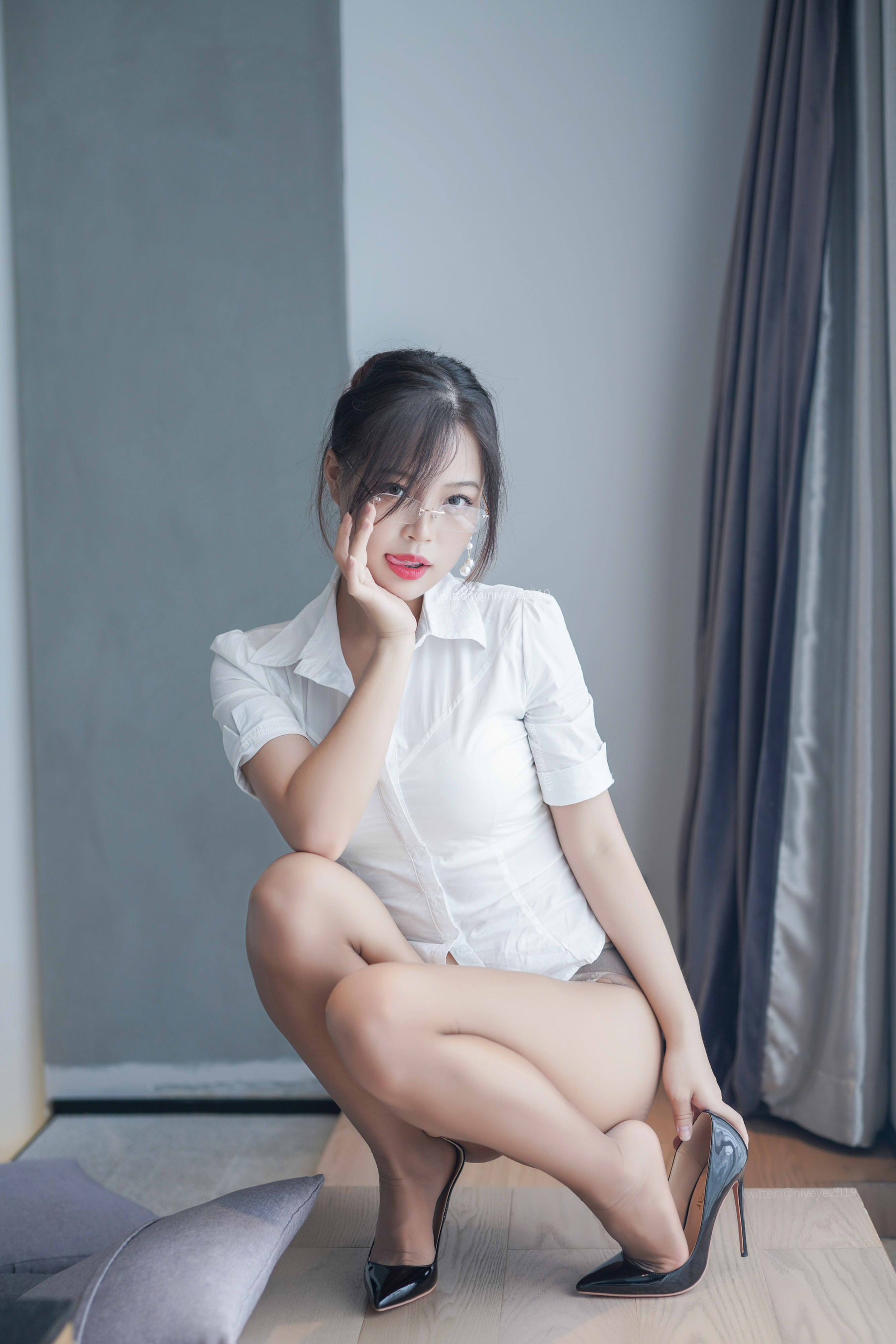 萌系小姐姐 -白烨- - 秘书的私人时间2.0