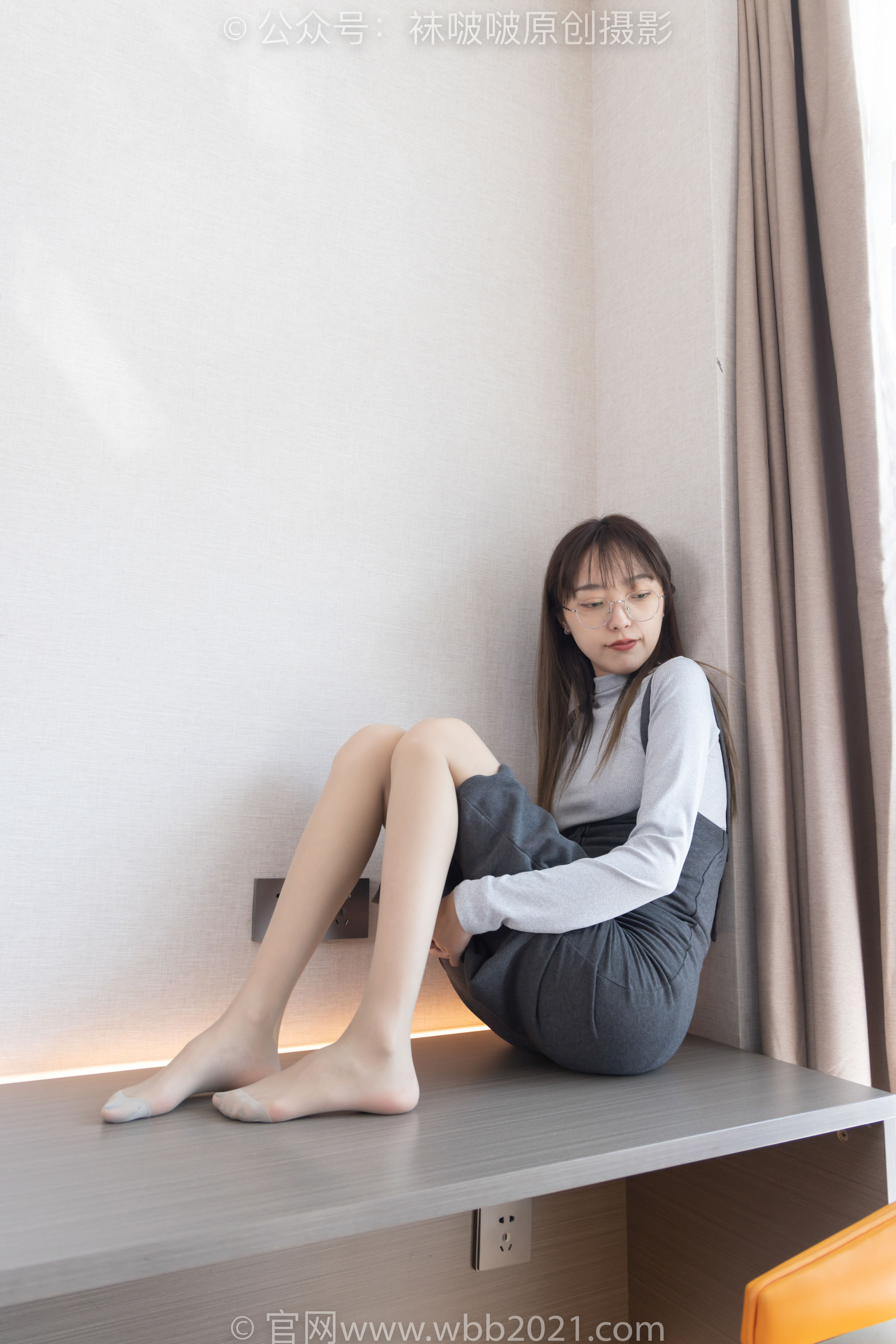 BoBoSocks袜啵啵 No.309 稚予 -两双高跟鞋、灰丝、白丝、裸足、踩奶油蛋糕剧情