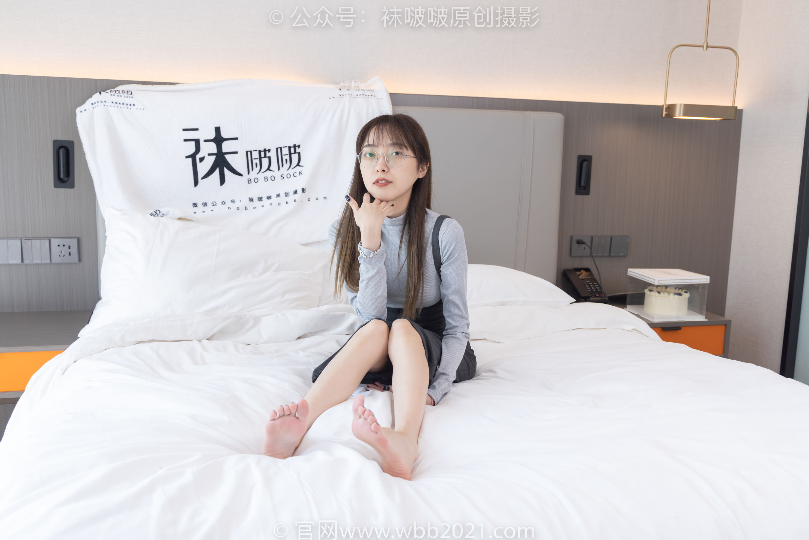 BoBoSocks袜啵啵 No.309 稚予 -两双高跟鞋、灰丝、白丝、裸足、踩奶油蛋糕剧情