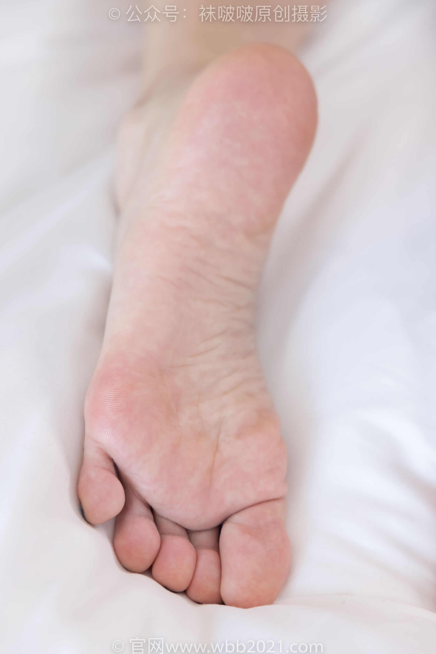 BoBoSocks袜啵啵 No.309 稚予 -两双高跟鞋、灰丝、白丝、裸足、踩奶油蛋糕剧情