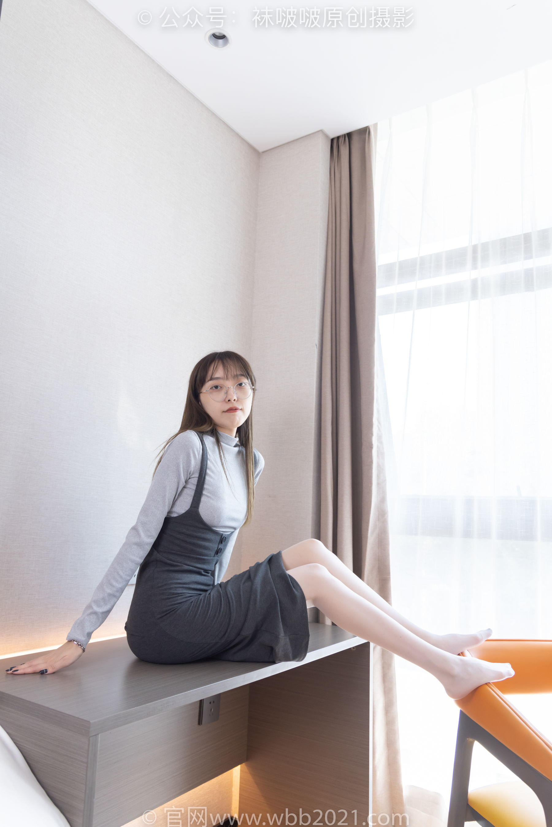 BoBoSocks袜啵啵 No.309 稚予 -两双高跟鞋、灰丝、白丝、裸足、踩奶油蛋糕剧情