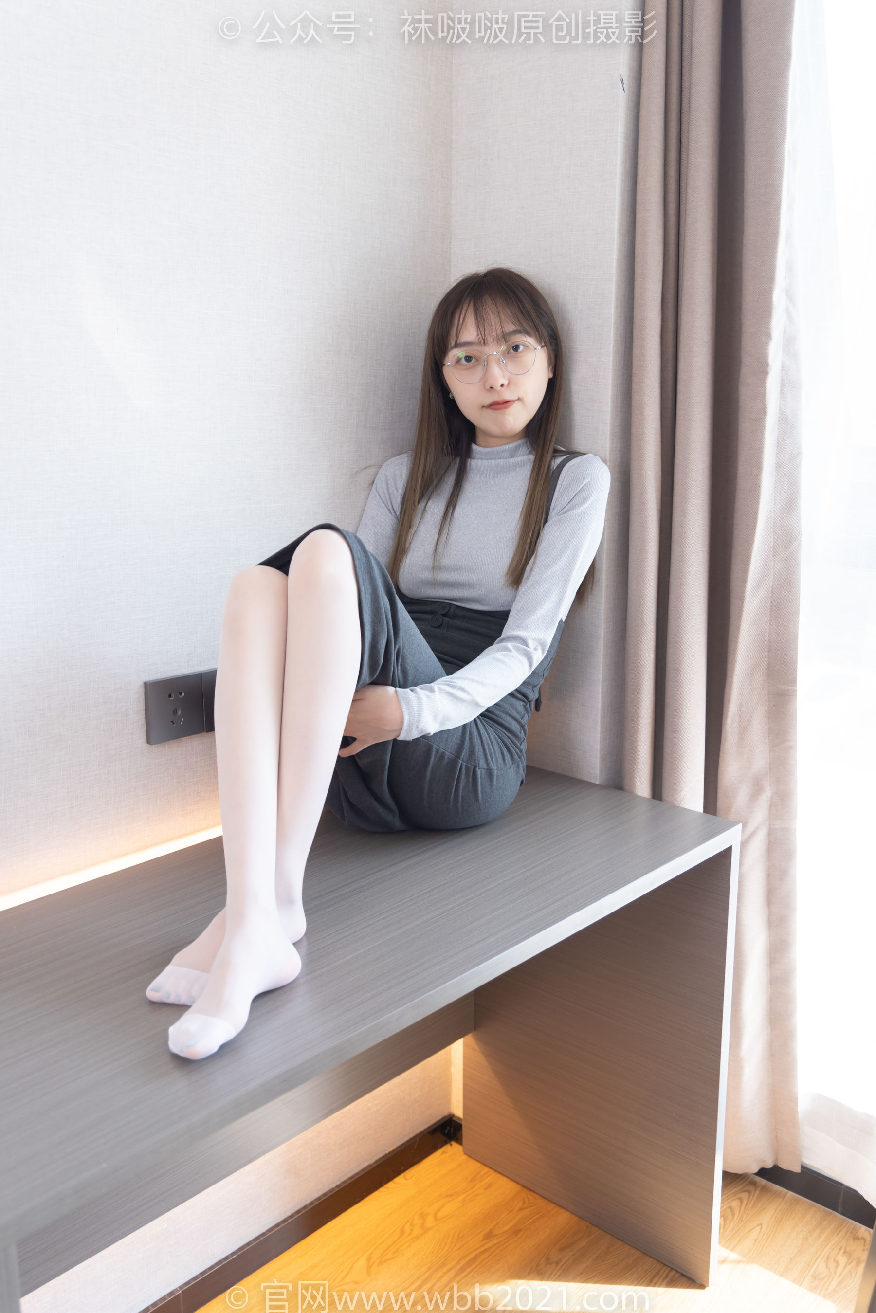 BoBoSocks袜啵啵 No.309 稚予 -两双高跟鞋、灰丝、白丝、裸足、踩奶油蛋糕剧情