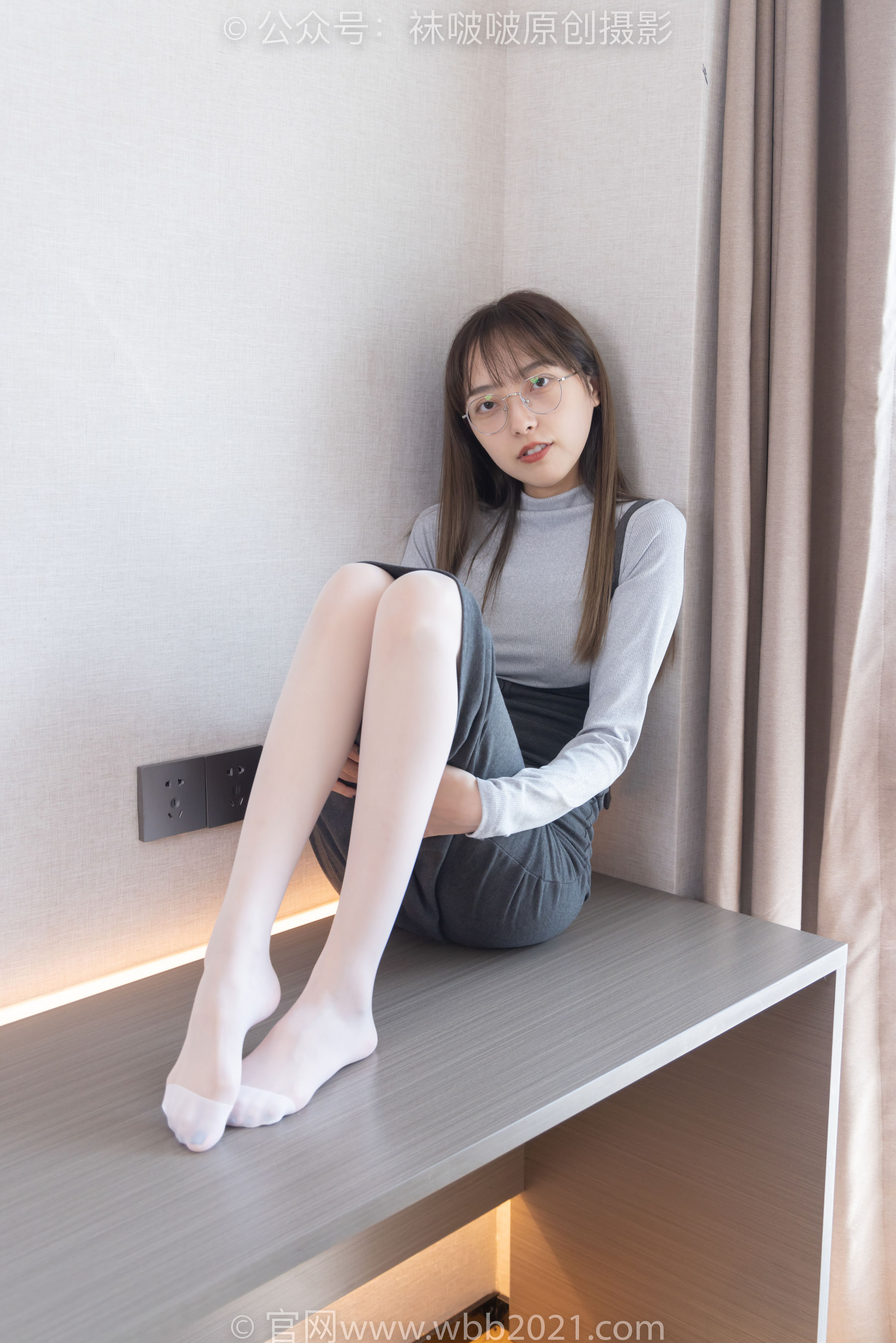 BoBoSocks袜啵啵 No.309 稚予 -两双高跟鞋、灰丝、白丝、裸足、踩奶油蛋糕剧情