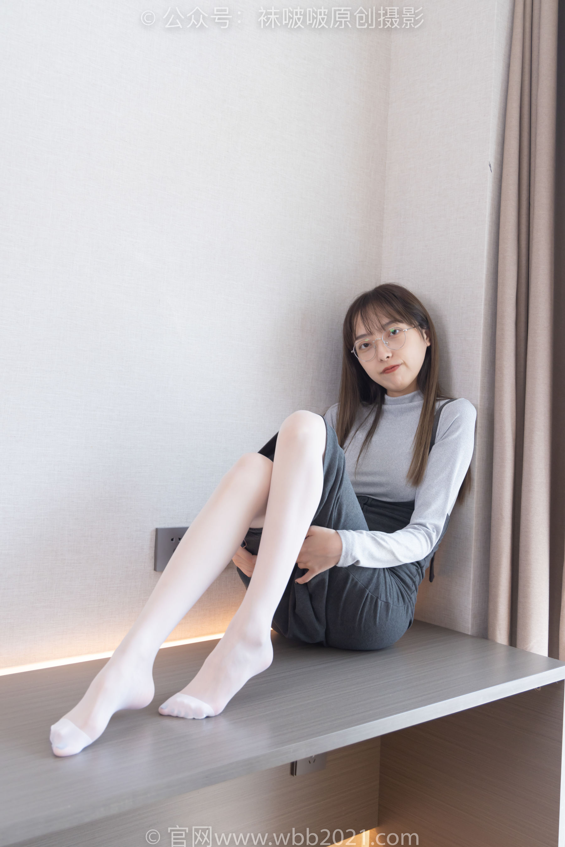 BoBoSocks袜啵啵 No.309 稚予 -两双高跟鞋、灰丝、白丝、裸足、踩奶油蛋糕剧情