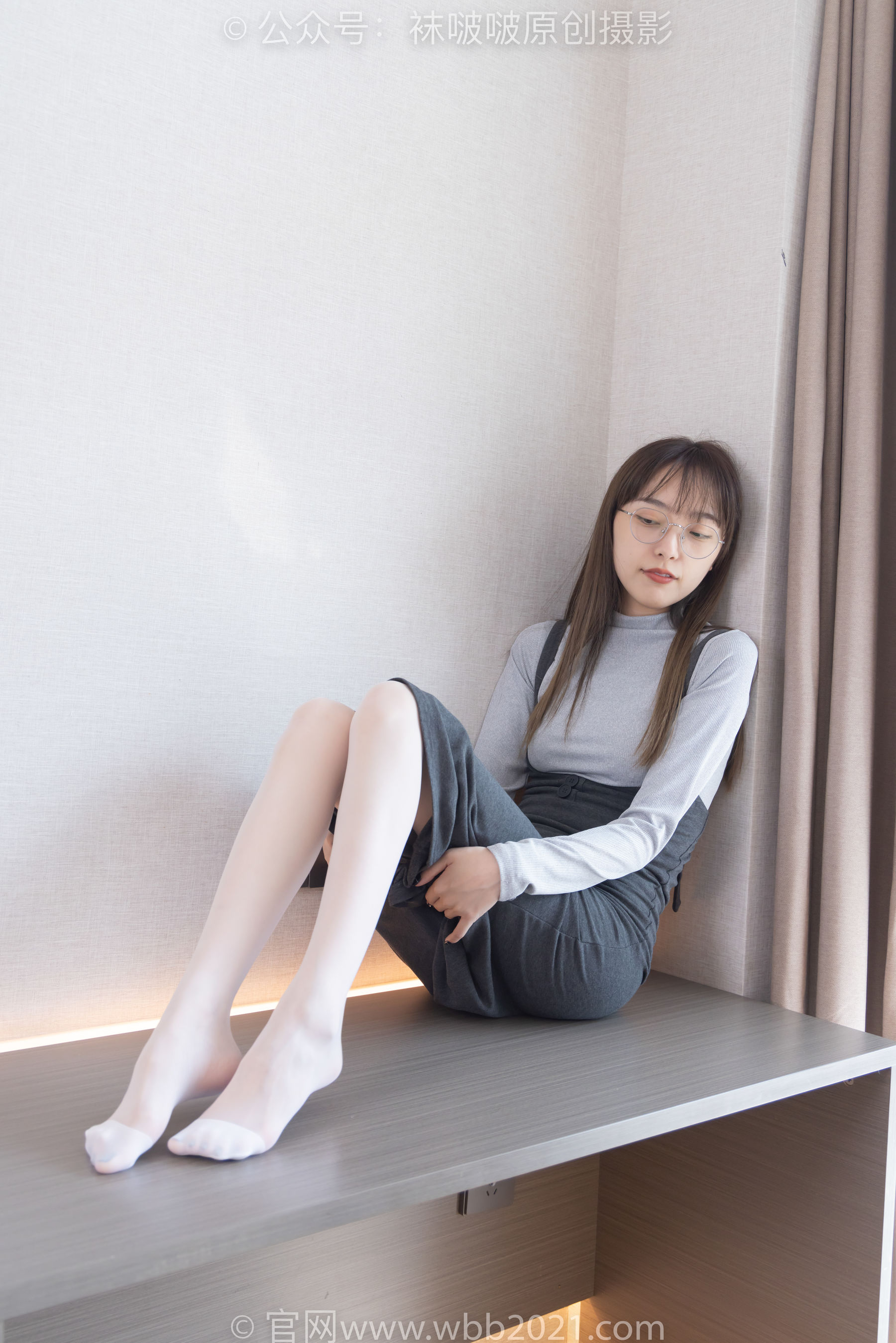 BoBoSocks袜啵啵 No.309 稚予 -两双高跟鞋、灰丝、白丝、裸足、踩奶油蛋糕剧情