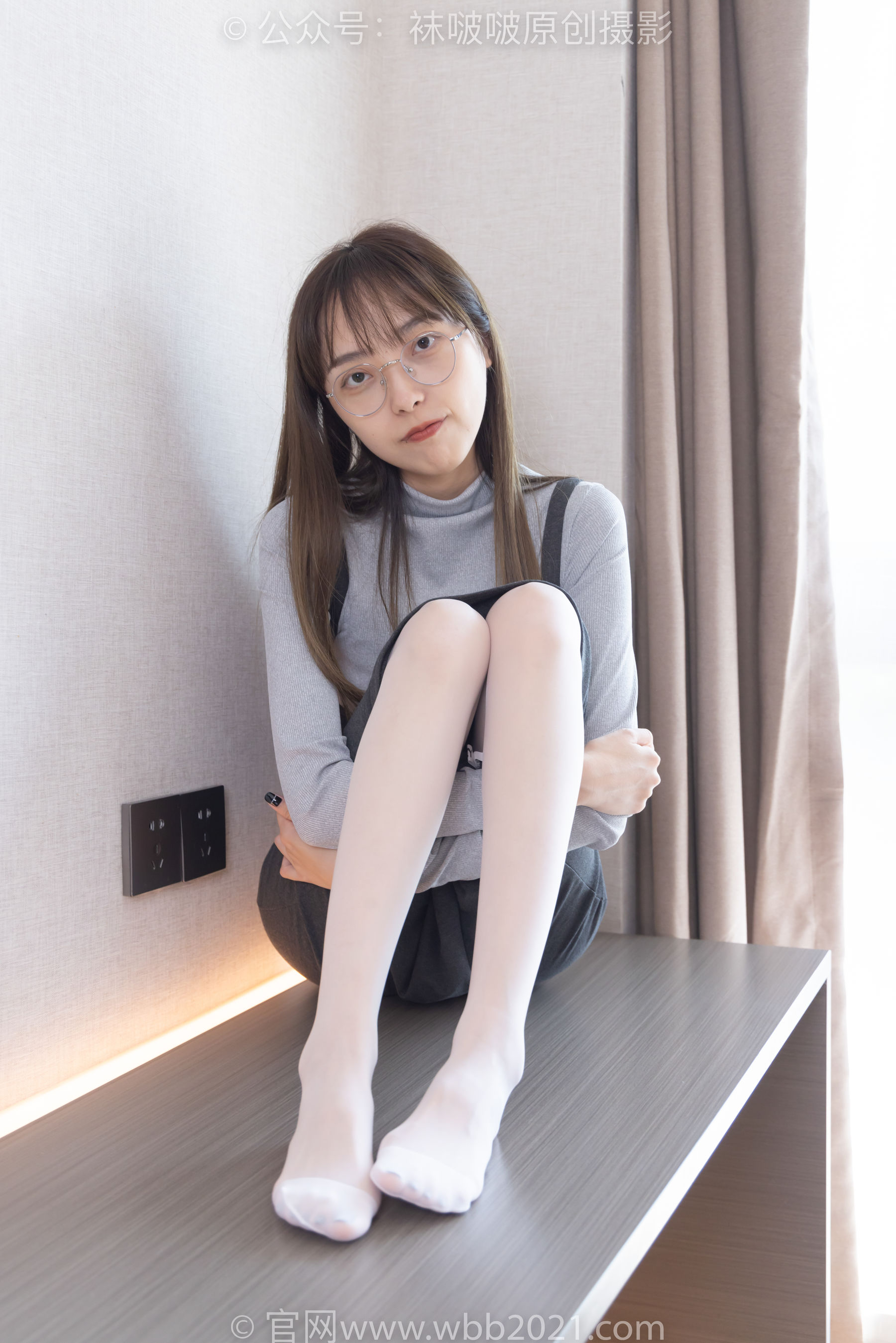 BoBoSocks袜啵啵 No.309 稚予 -两双高跟鞋、灰丝、白丝、裸足、踩奶油蛋糕剧情