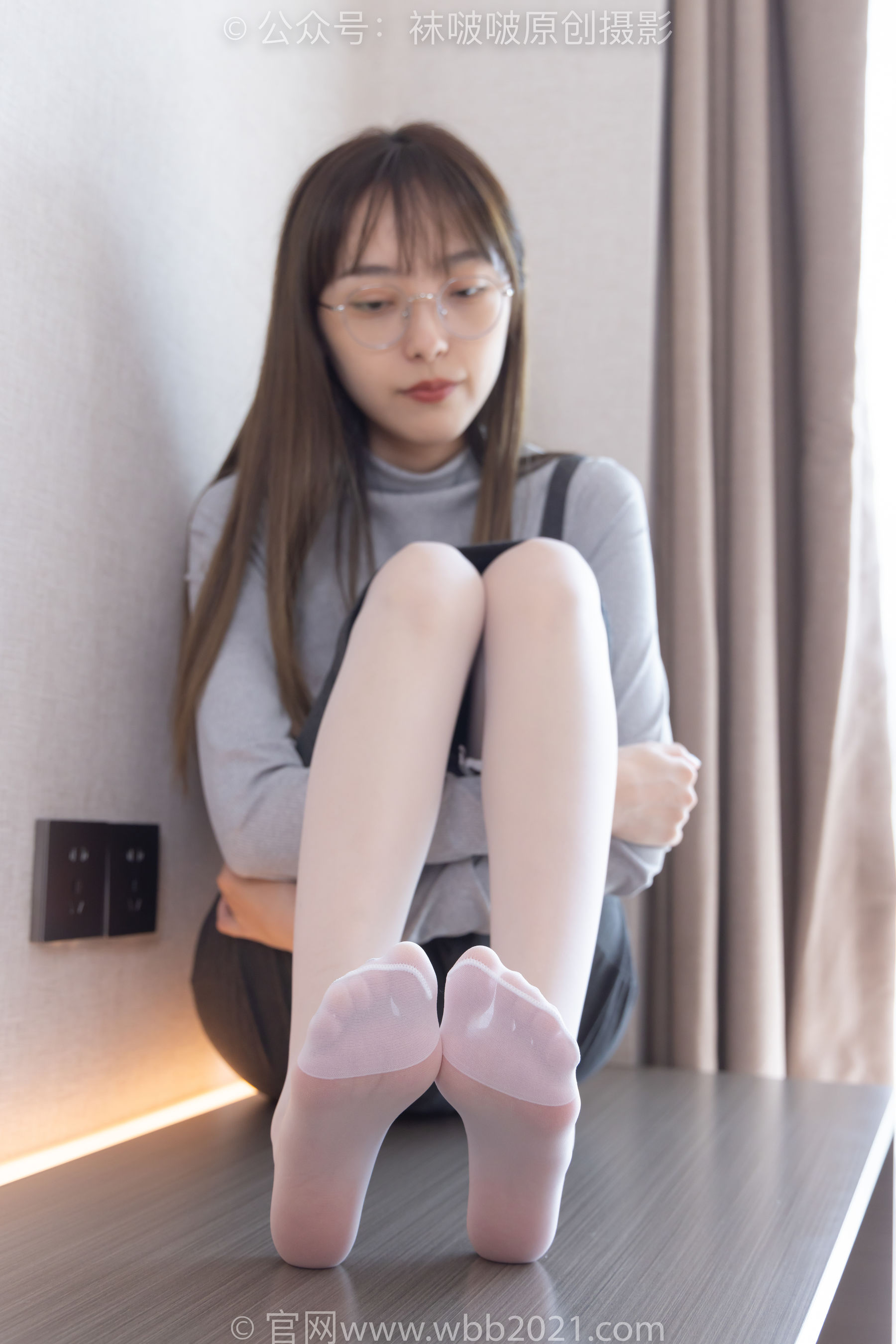 BoBoSocks袜啵啵 No.309 稚予 -两双高跟鞋、灰丝、白丝、裸足、踩奶油蛋糕剧情