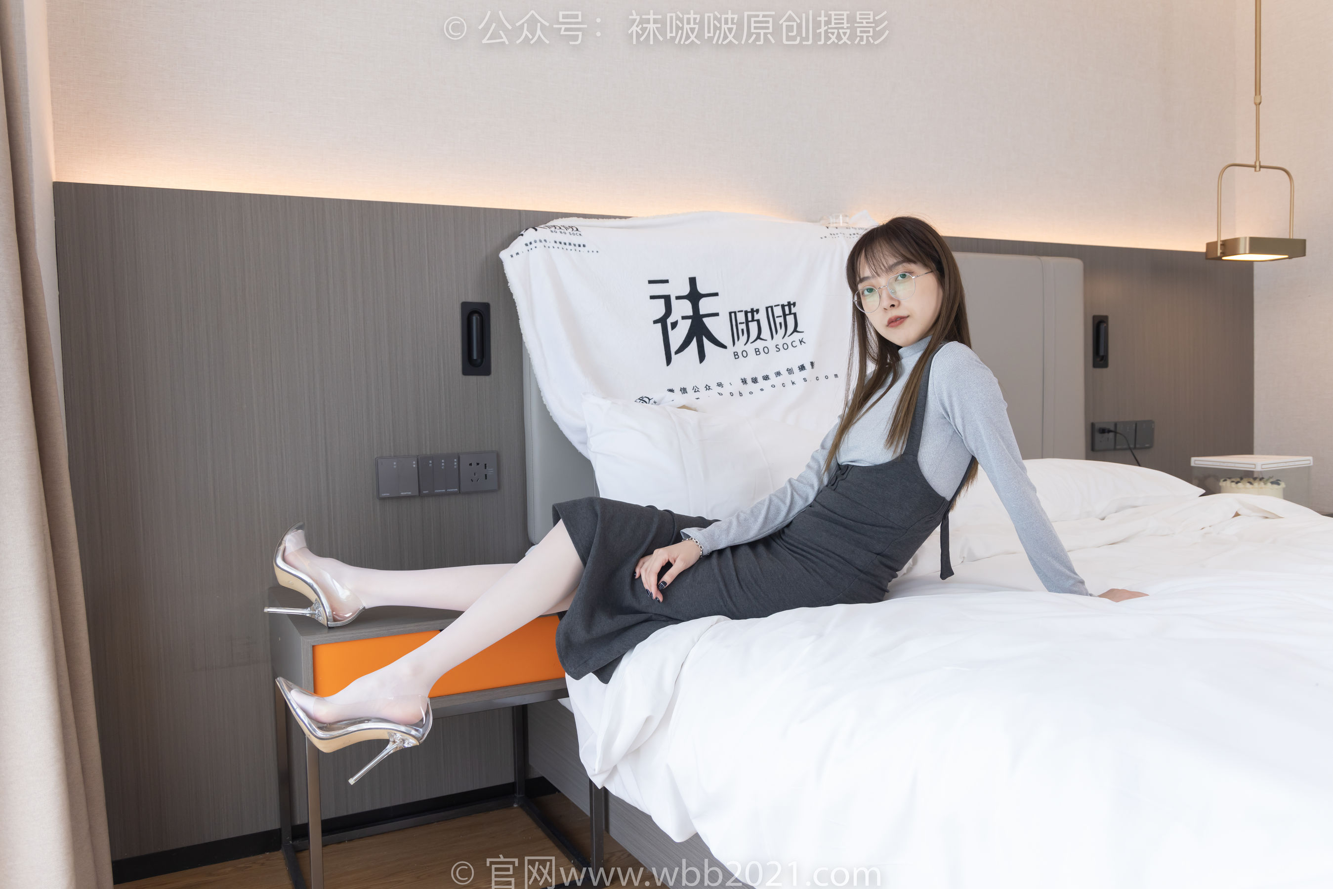 BoBoSocks袜啵啵 No.309 稚予 -两双高跟鞋、灰丝、白丝、裸足、踩奶油蛋糕剧情