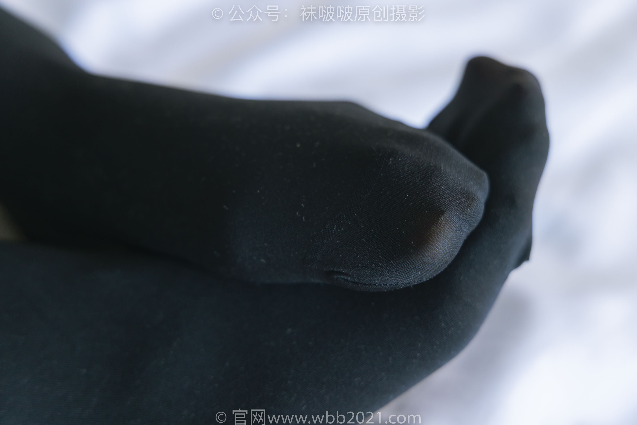 BoBoSocks袜啵啵 No.315 小沫 -平底鞋、厚黑丝、模特穿鞋及丝袜踩玩偶小熊剧情