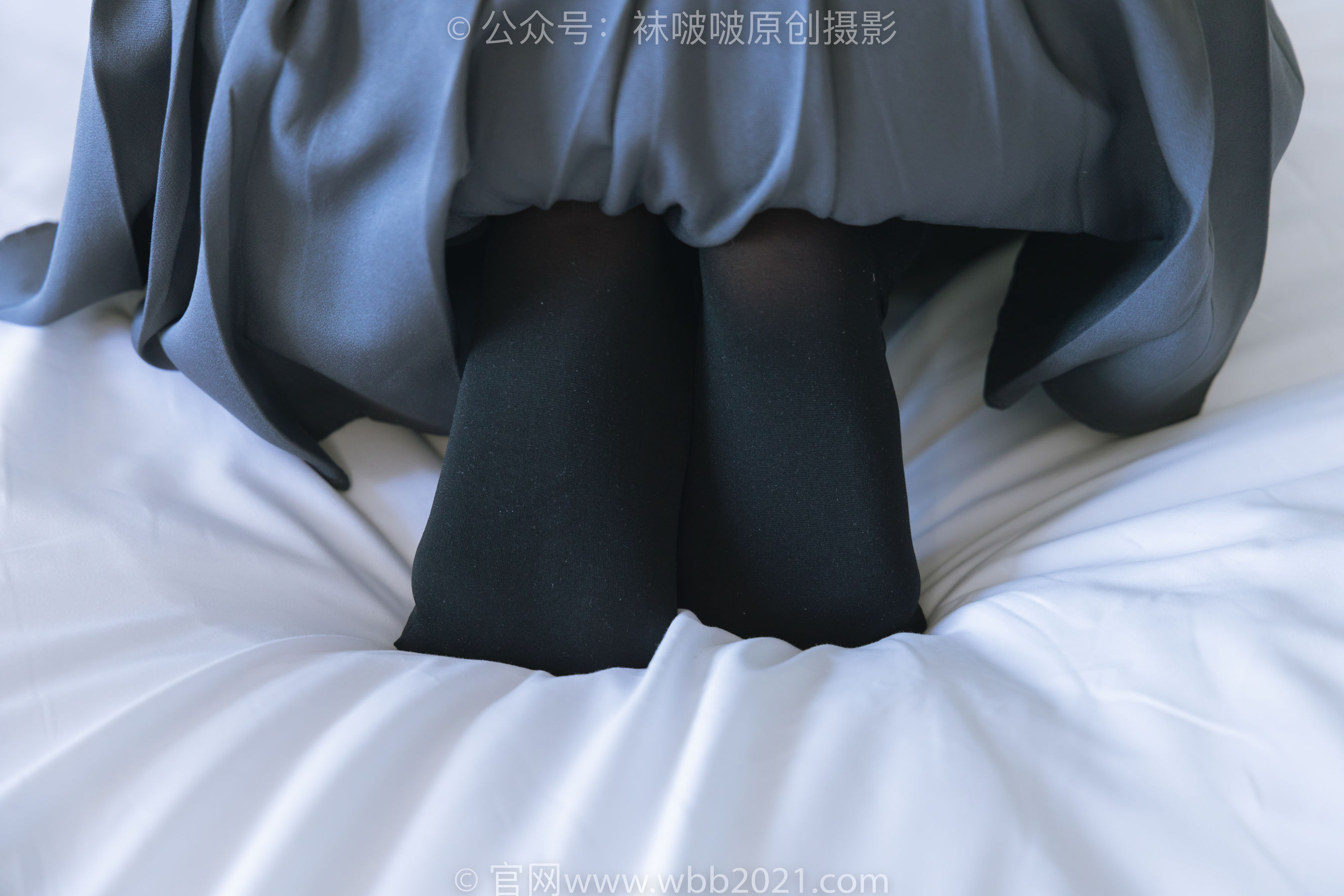 BoBoSocks袜啵啵 No.315 小沫 -平底鞋、厚黑丝、模特穿鞋及丝袜踩玩偶小熊剧情