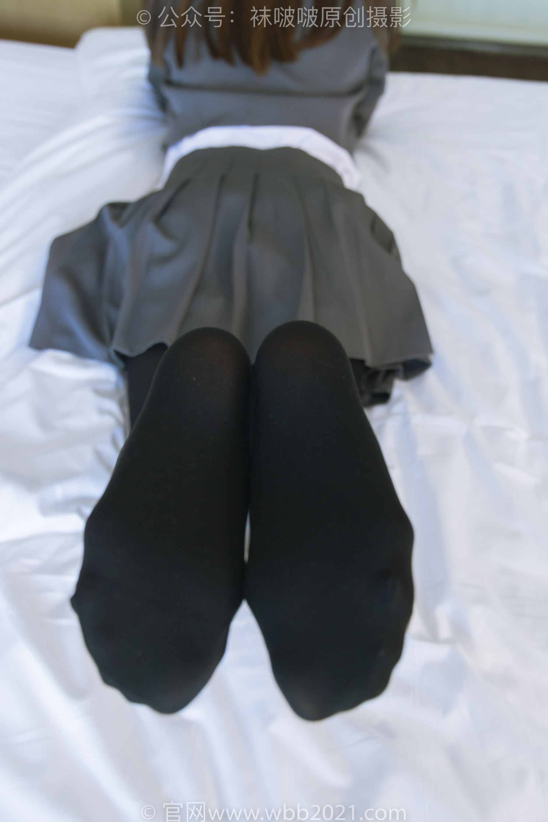 BoBoSocks袜啵啵 No.315 小沫 -平底鞋、厚黑丝、模特穿鞋及丝袜踩玩偶小熊剧情