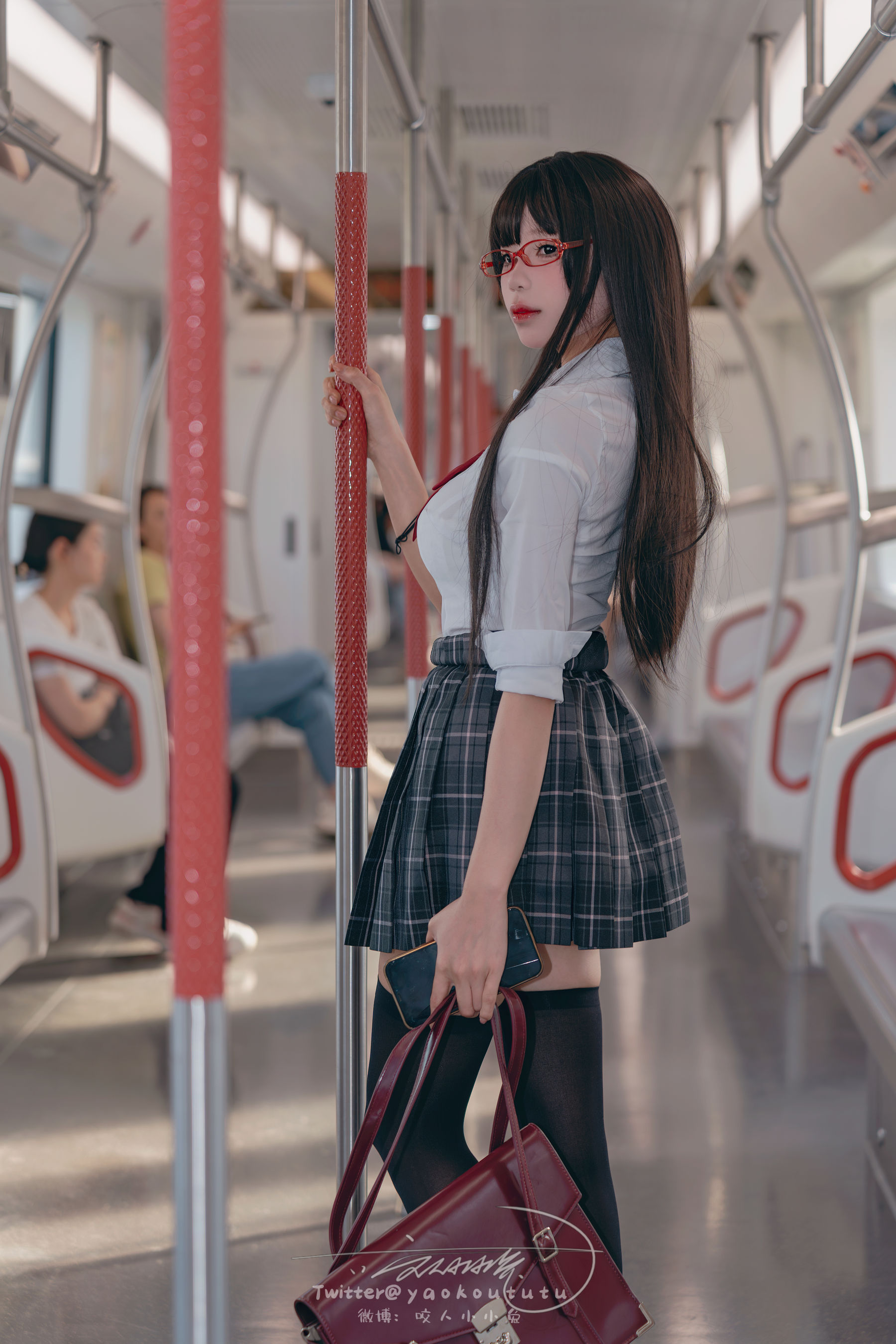 咬一口兔娘 - 电车惊魂