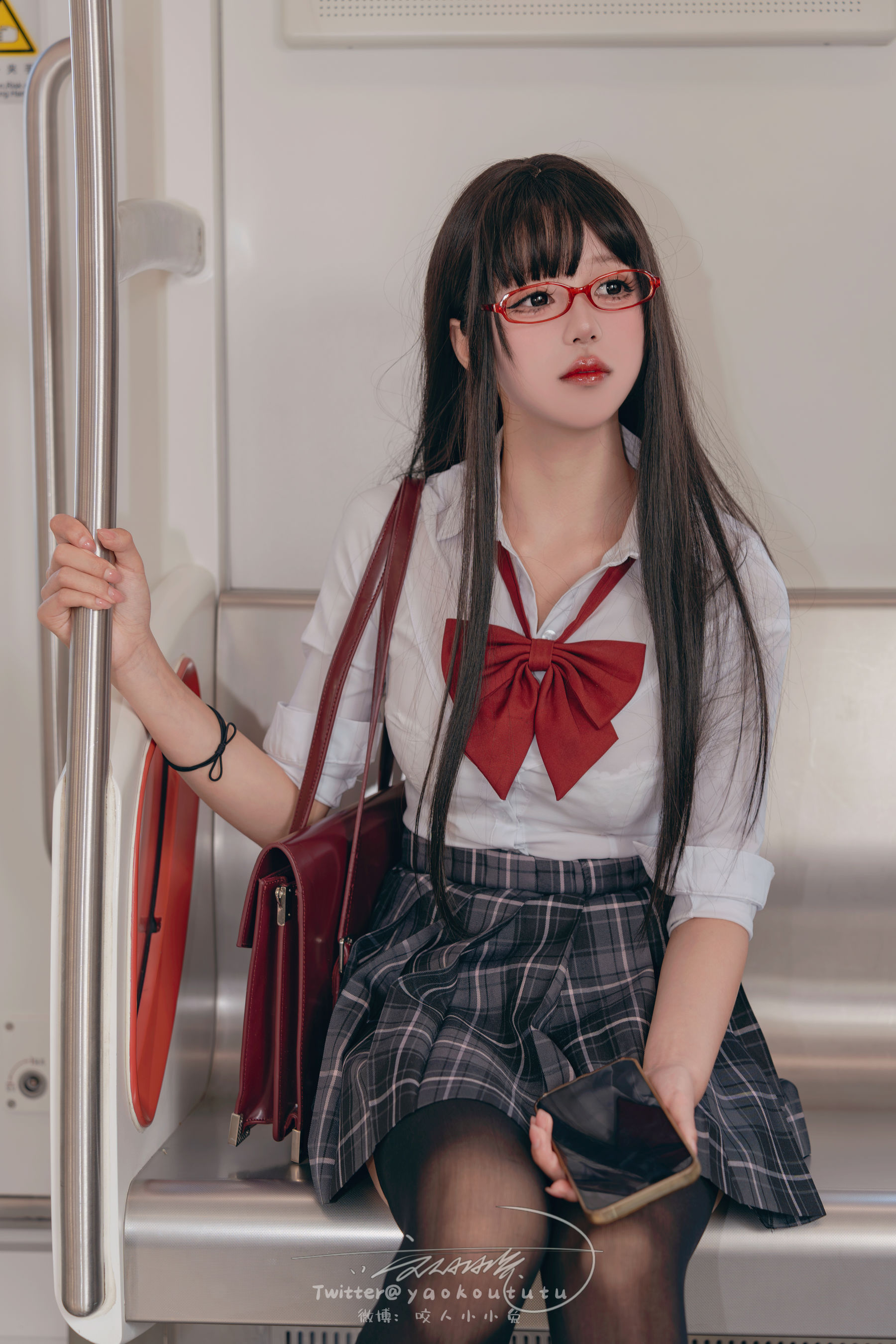 咬一口兔娘 - 电车惊魂