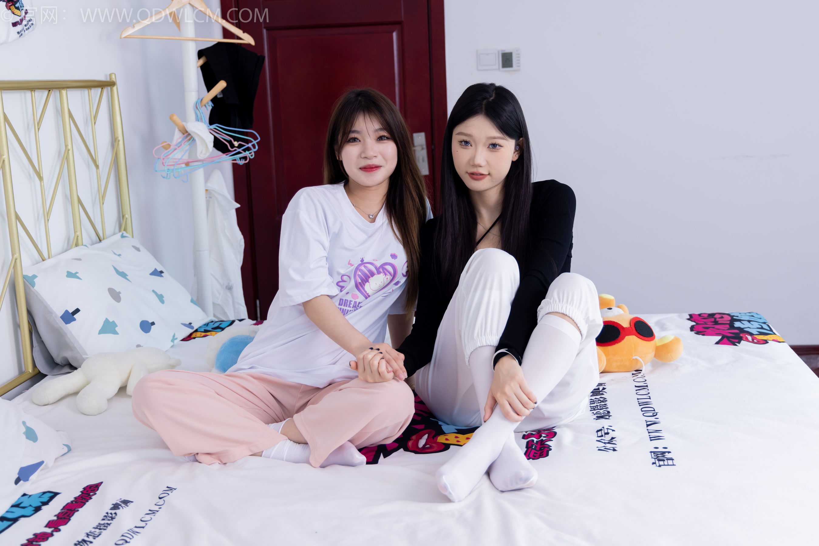 物恋传媒 No.1789 小竹&闪闪 -爱的回归线