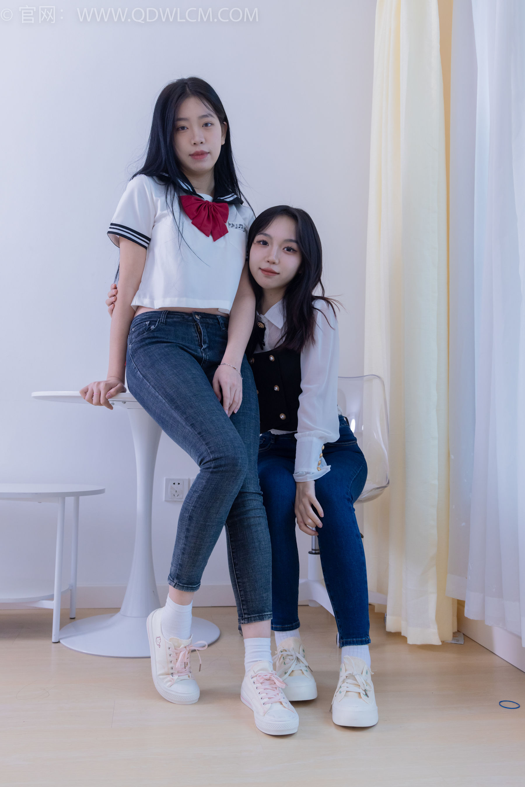 物恋传媒 No.1835 纱纱&小谷 -微风拂过
