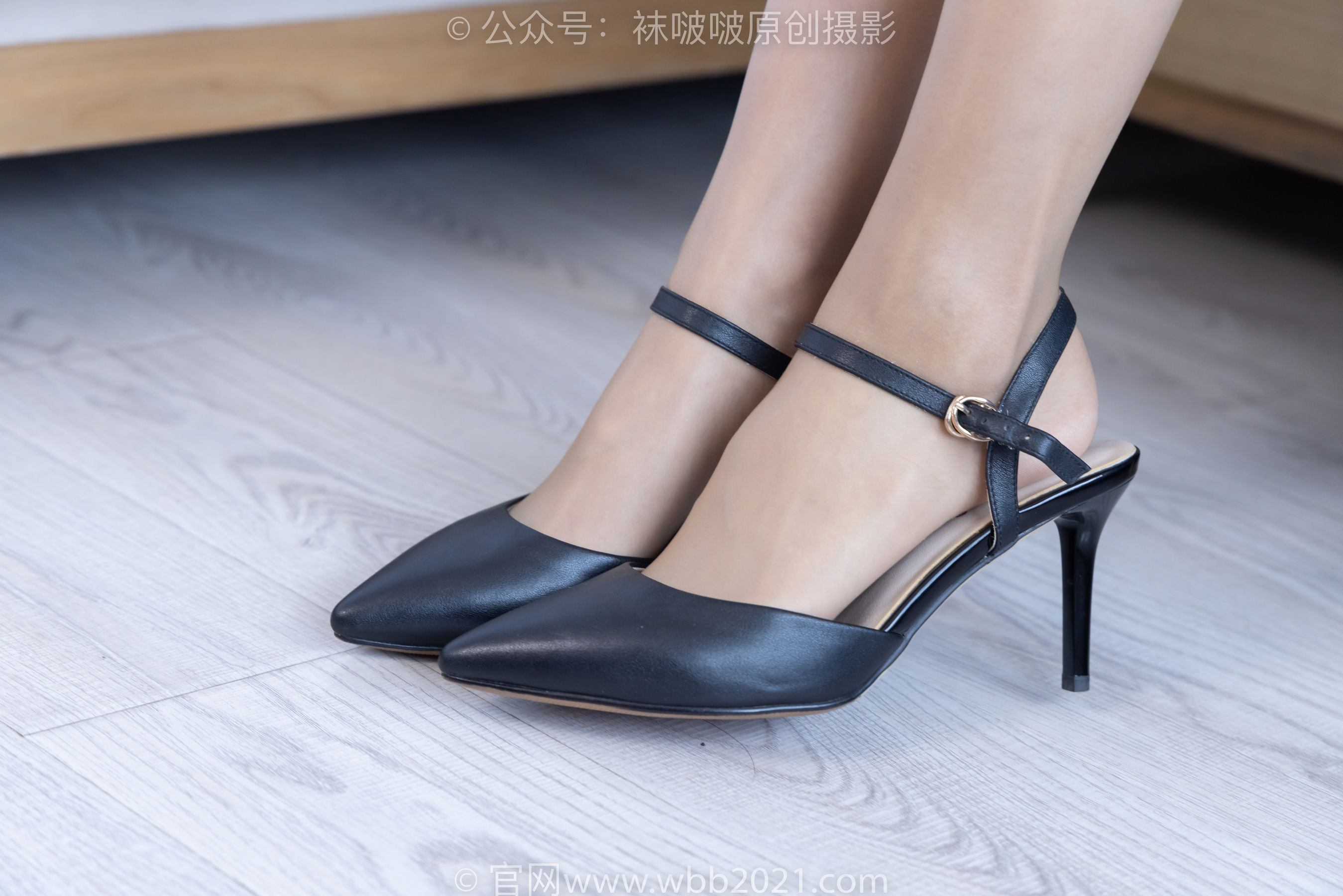 BoBoSocks袜啵啵 No.324 奶油 -高跟鞋、皮鞋、黑棉袜、油亮肉丝