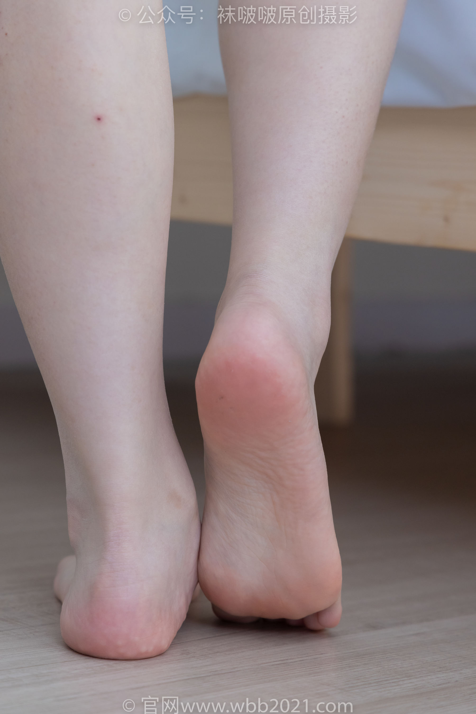BoBoSocks袜啵啵 No.331 甜甜圈 -板鞋、白棉袜、裸足