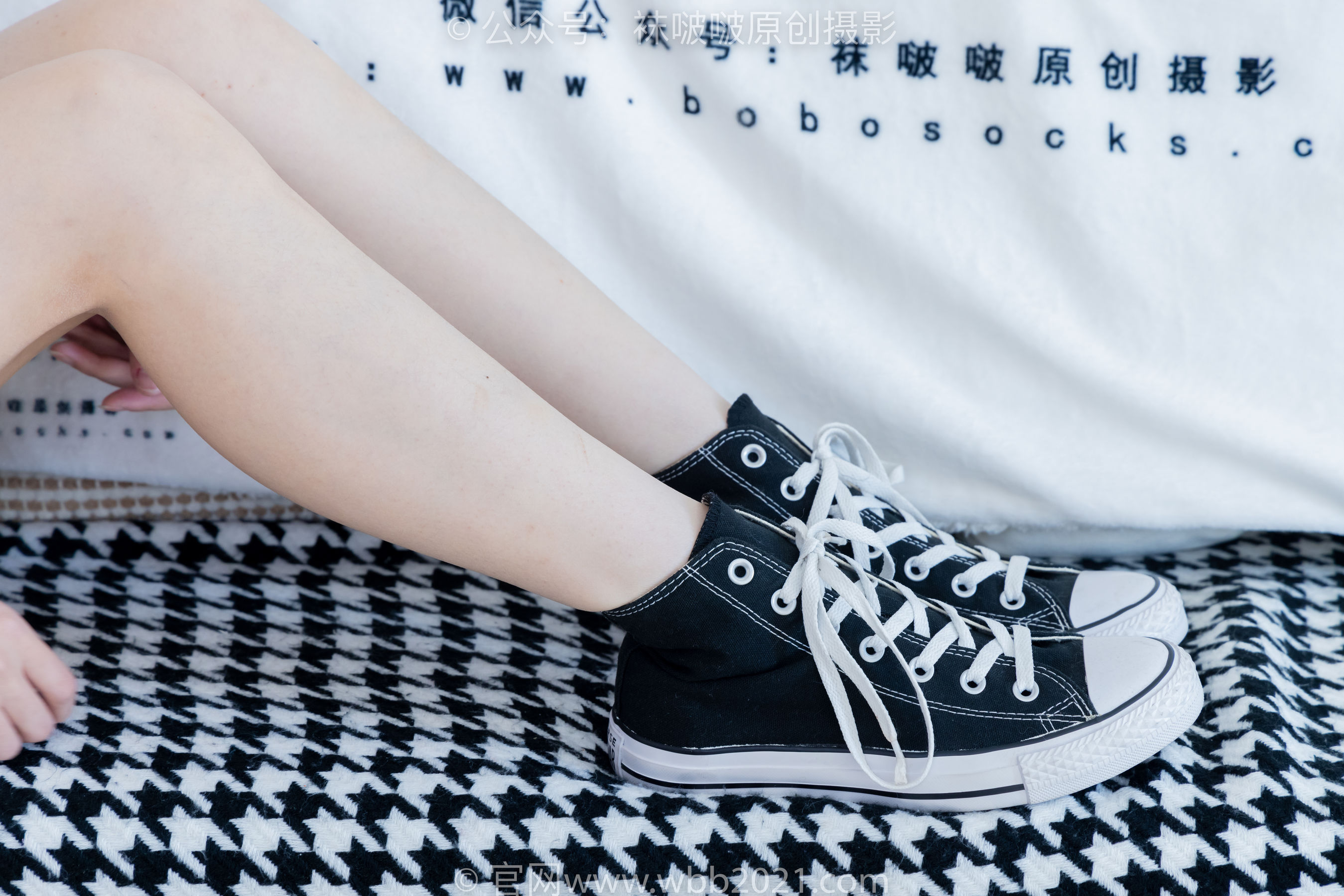 BoBoSocks袜啵啵 No.331 甜甜圈 -板鞋、白棉袜、裸足