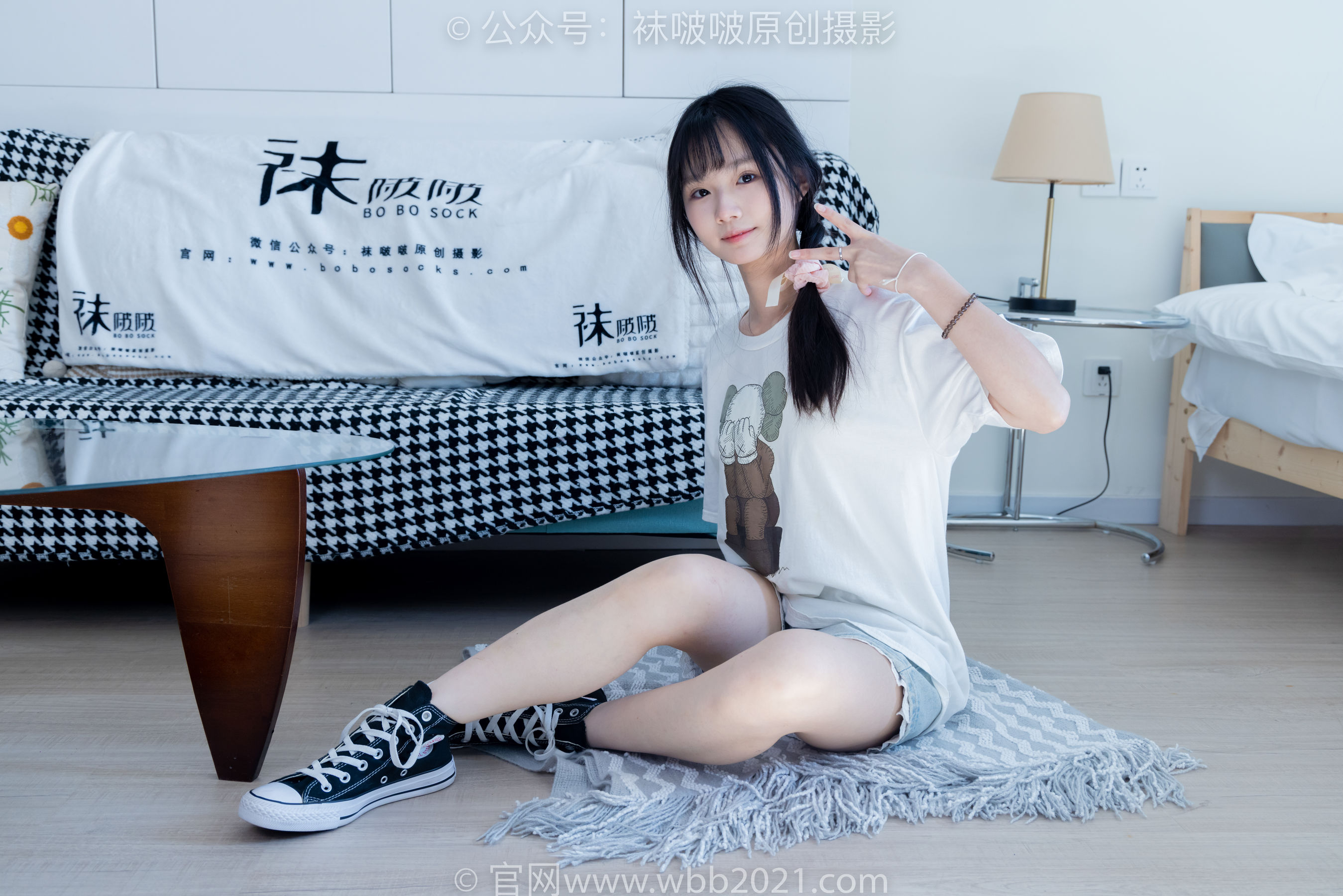 BoBoSocks袜啵啵 No.331 甜甜圈 -板鞋、白棉袜、裸足